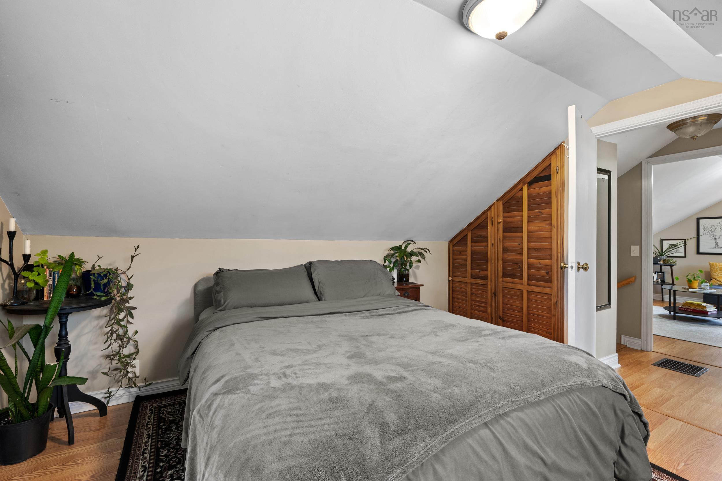 $749,999.00: 3313 Robie Street, North End