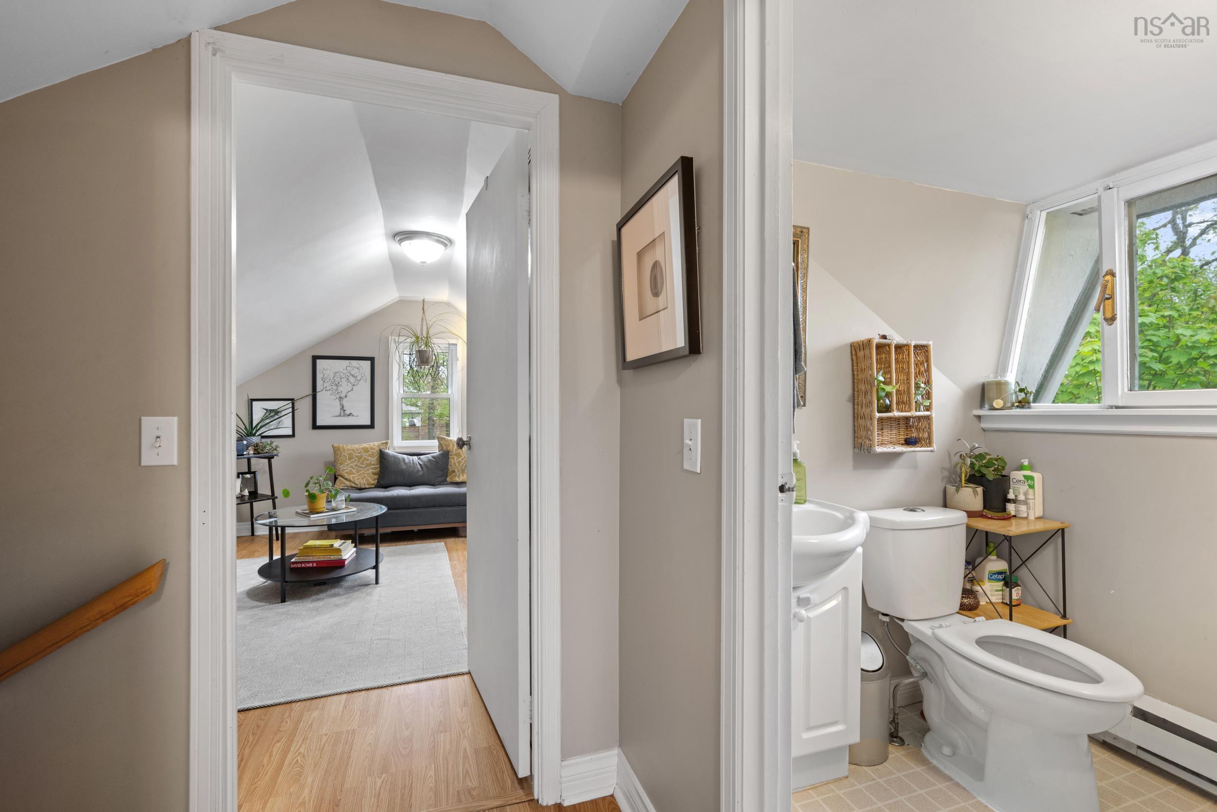 $749,999.00: 3313 Robie Street, North End