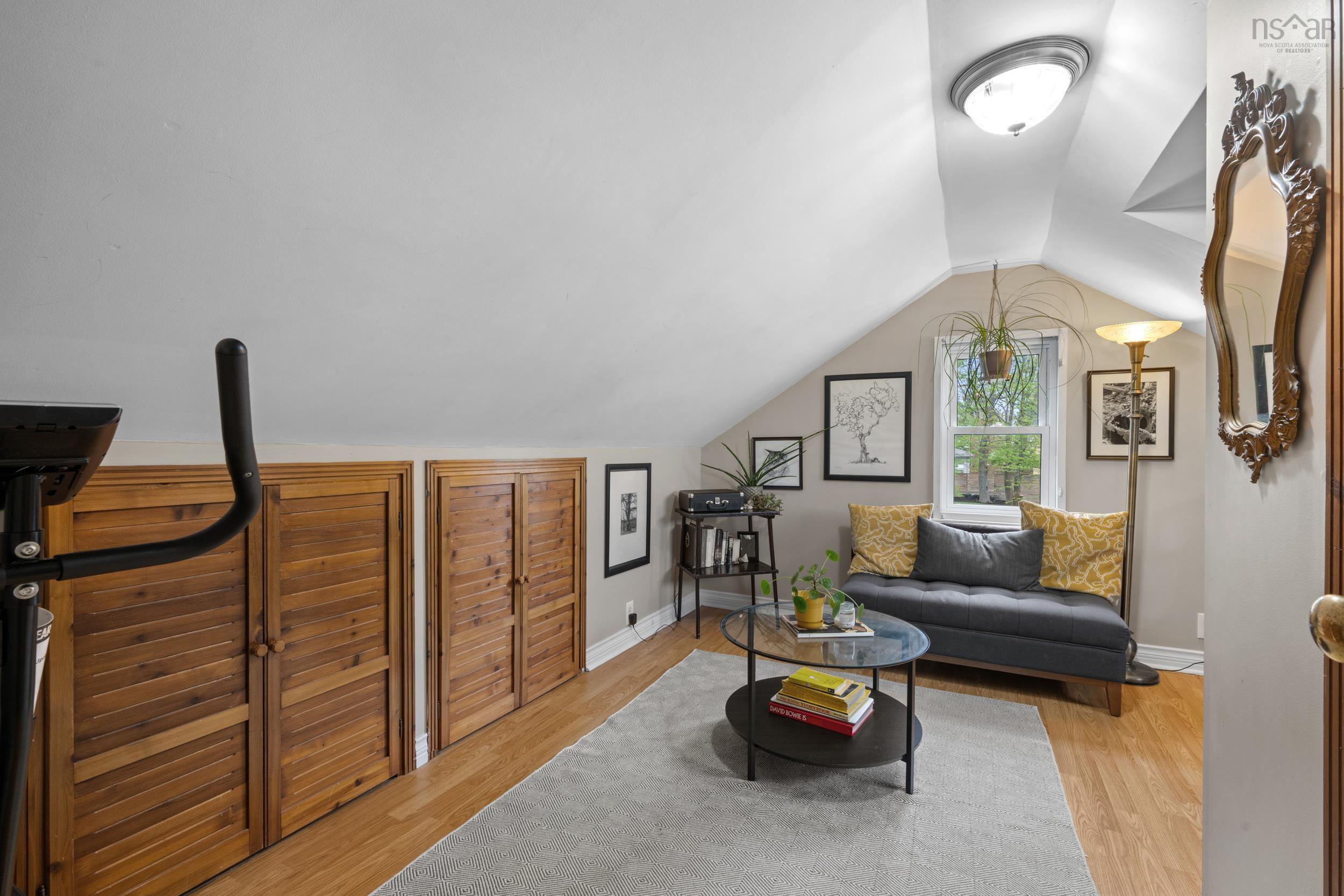 $749,999.00: 3313 Robie Street, North End