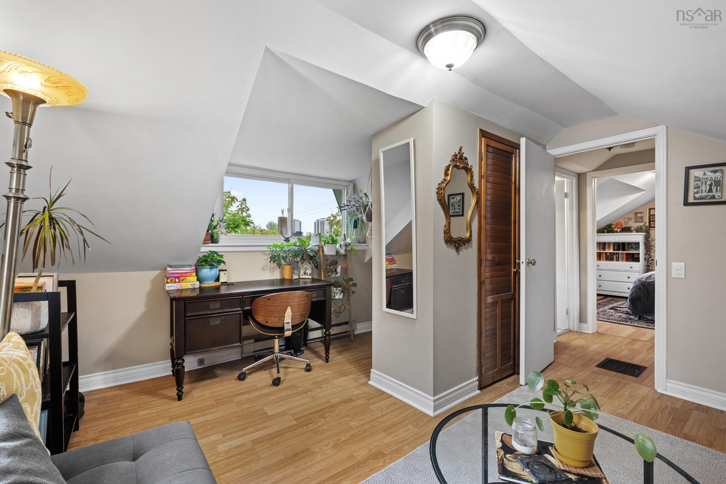$749,999.00: 3313 Robie Street, North End