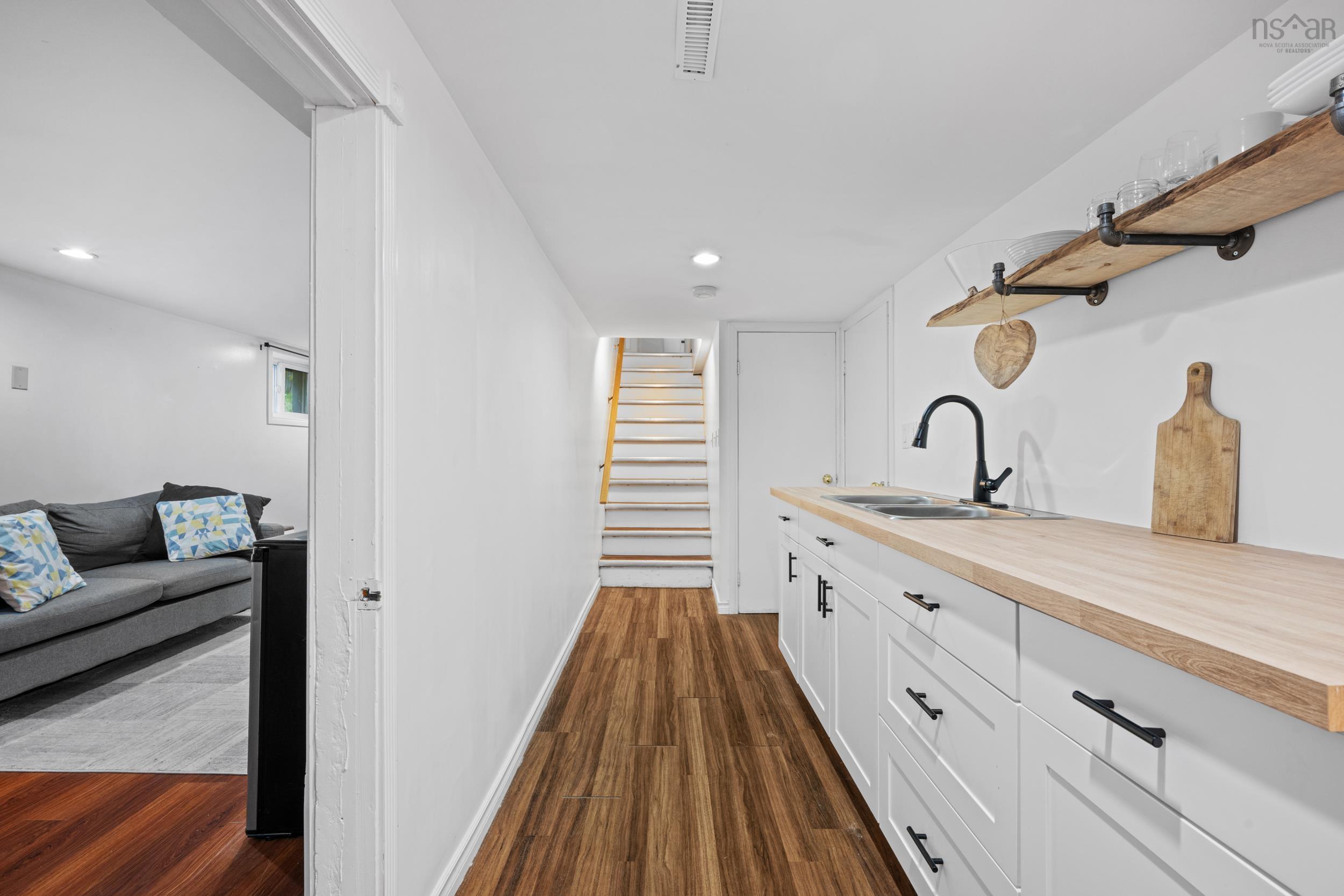 $749,999.00: 3313 Robie Street, North End