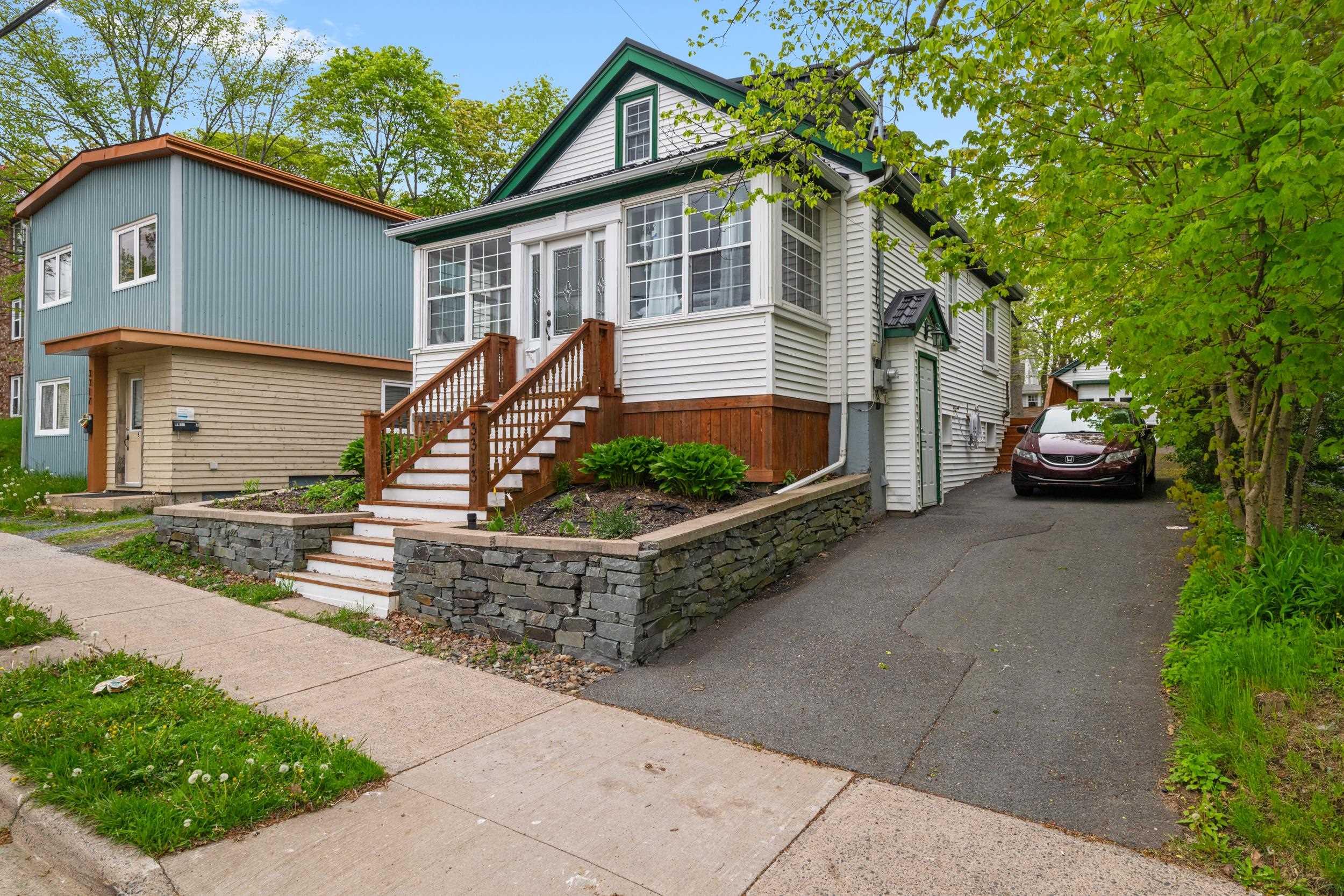 $749,999.00: 3313 Robie Street, North End