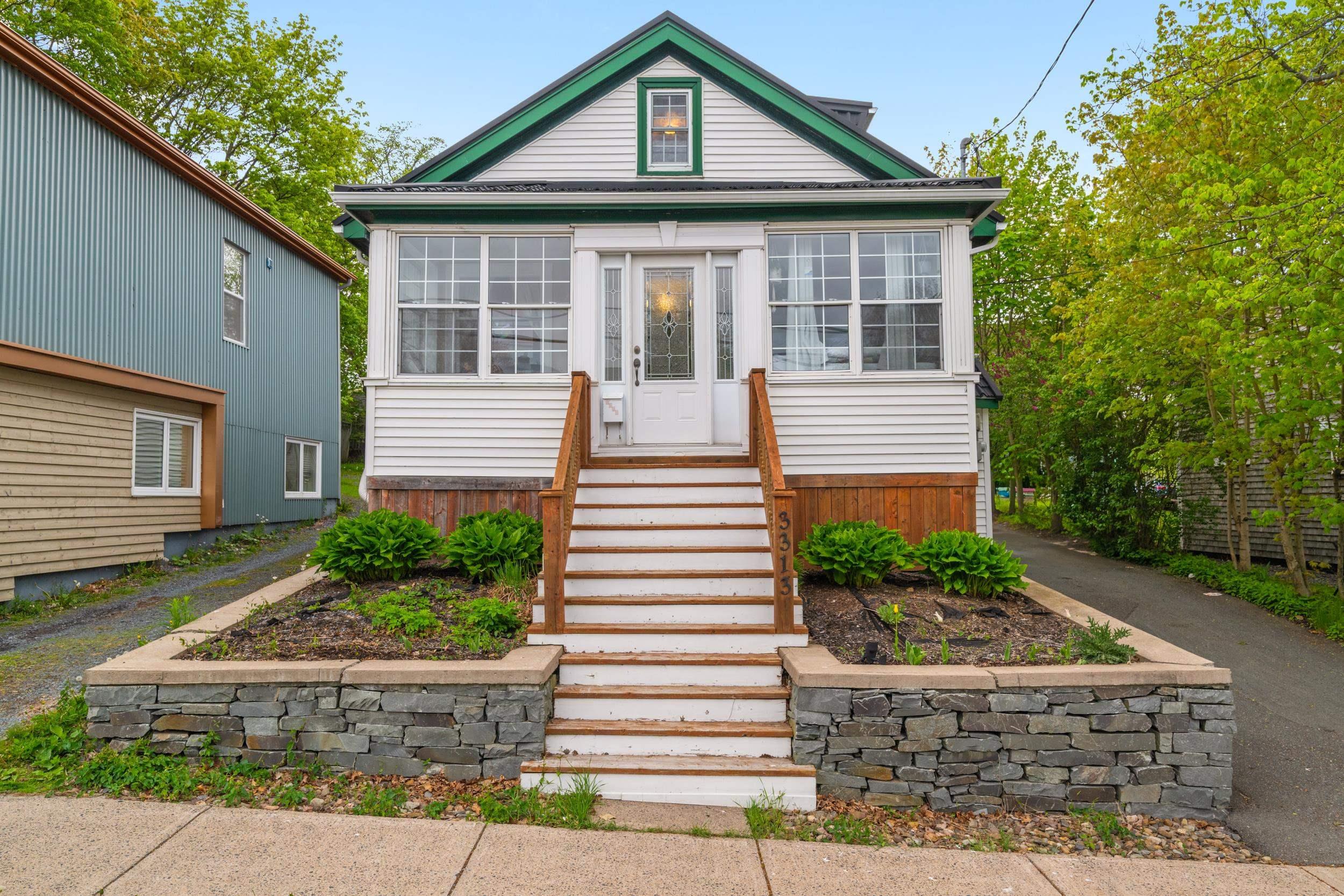 $749,999.00: 3313 Robie Street, North End