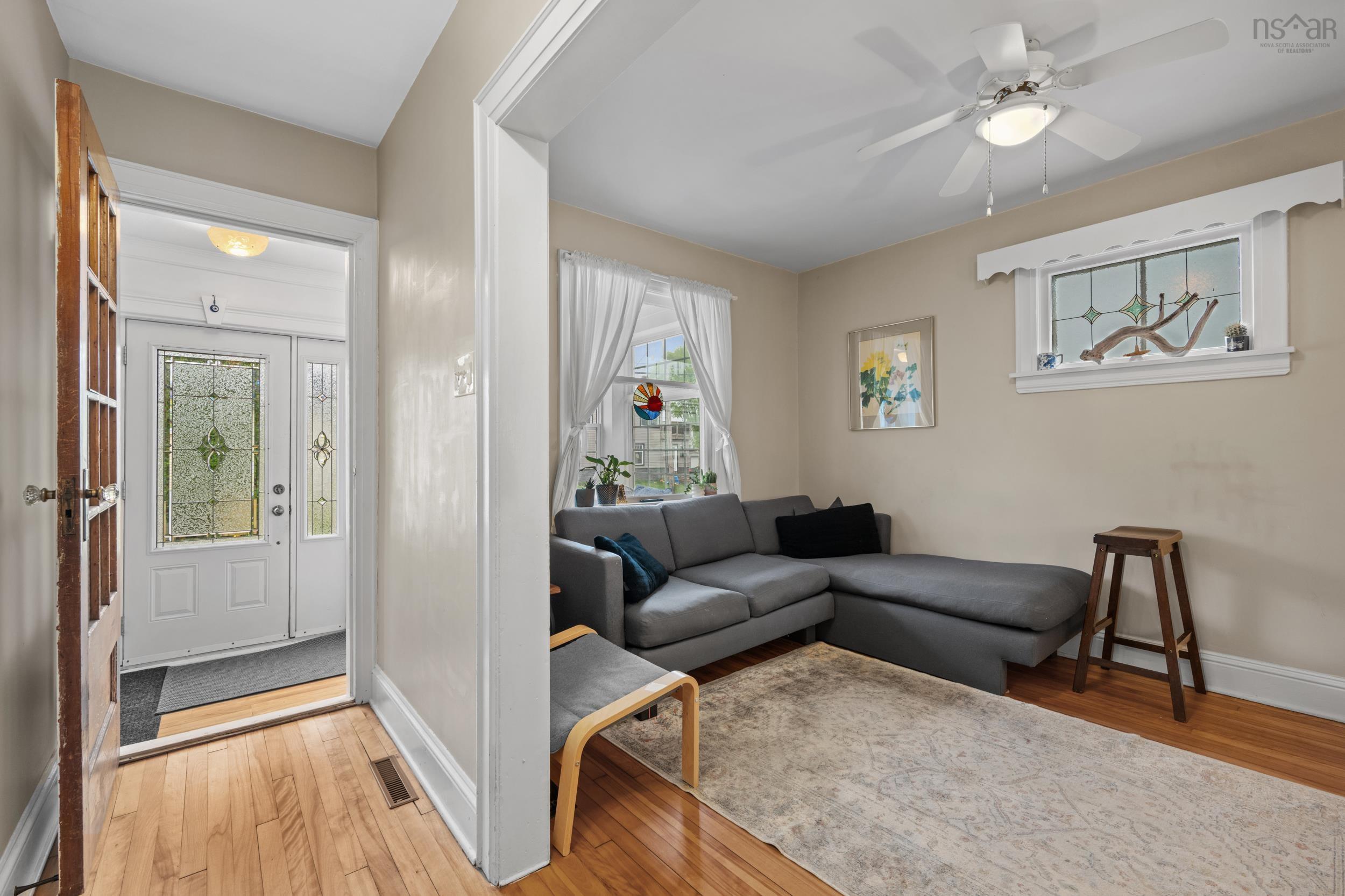 $749,999.00: 3313 Robie Street, North End