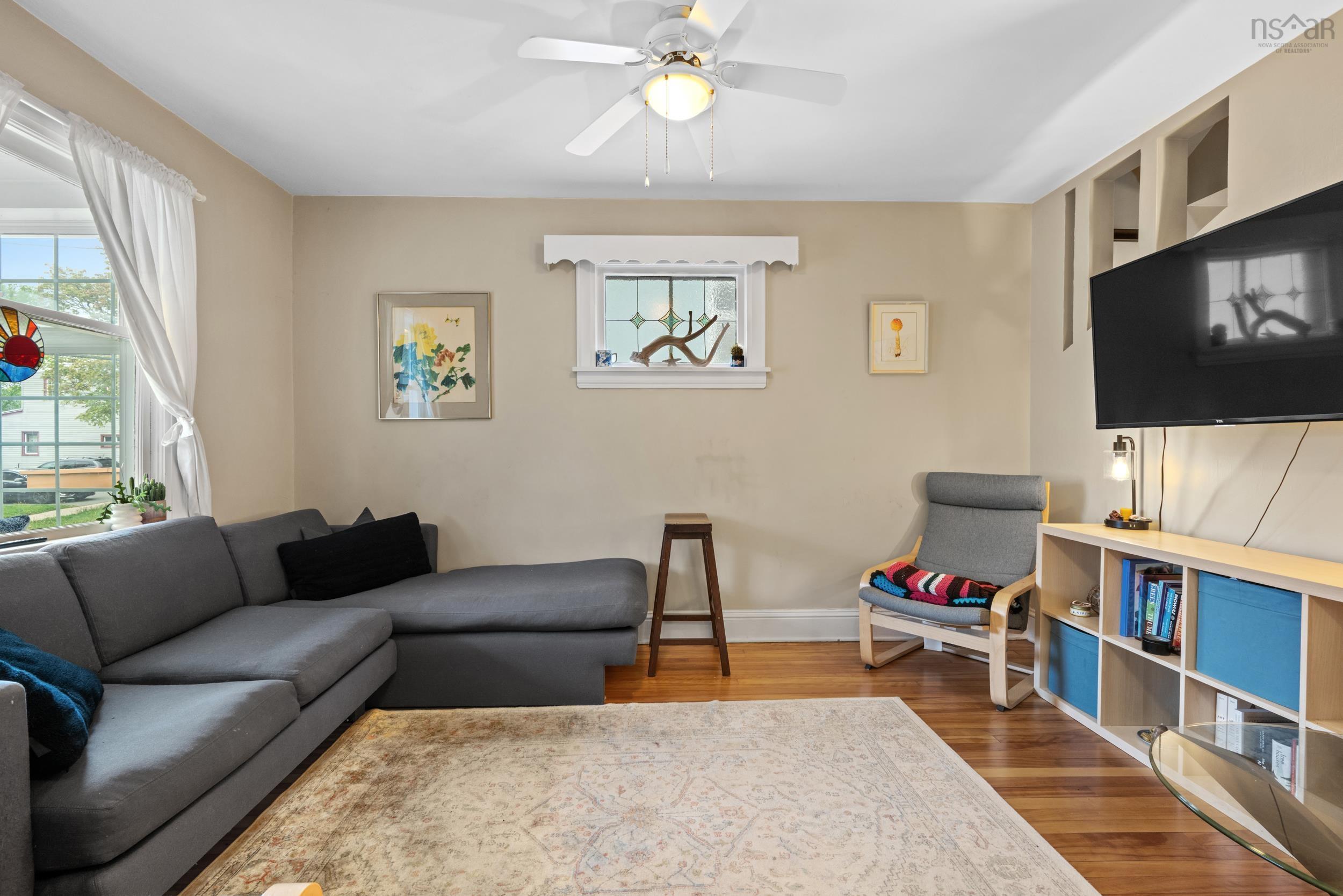 $749,999.00: 3313 Robie Street, North End