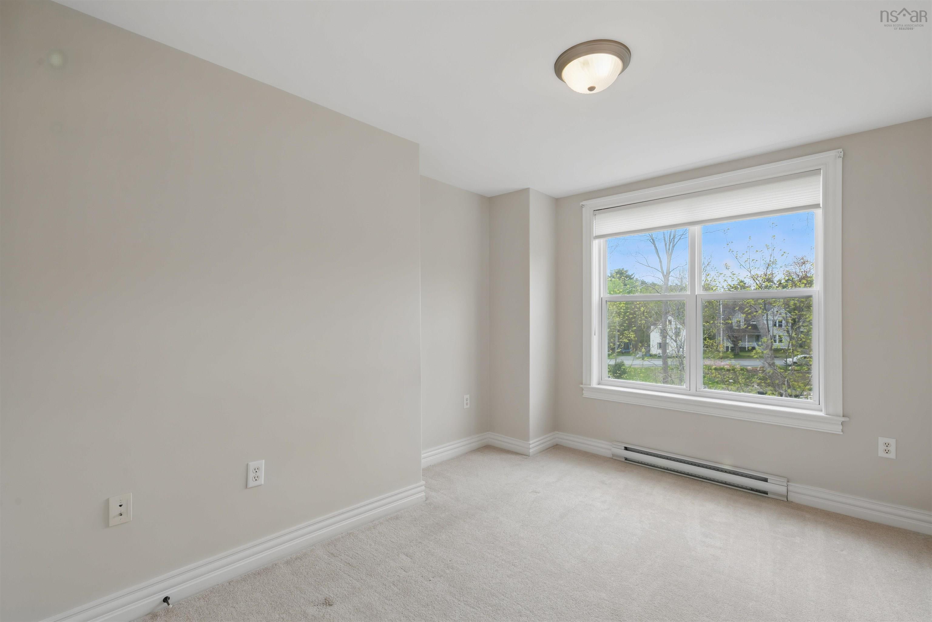 $350,000.00: 305 476 Main Street, Mahone Bay