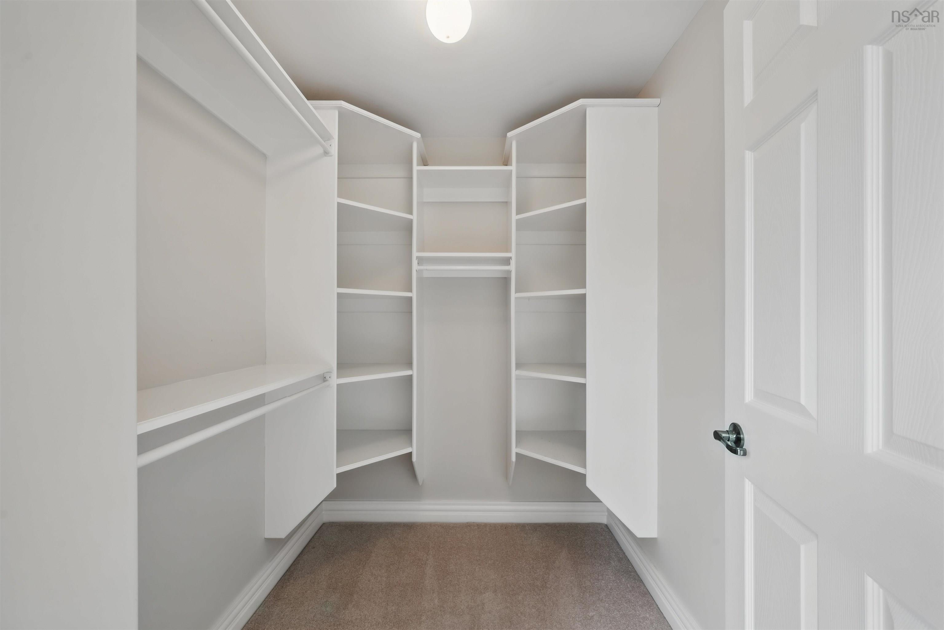 $350,000.00: 305 476 Main Street, Mahone Bay