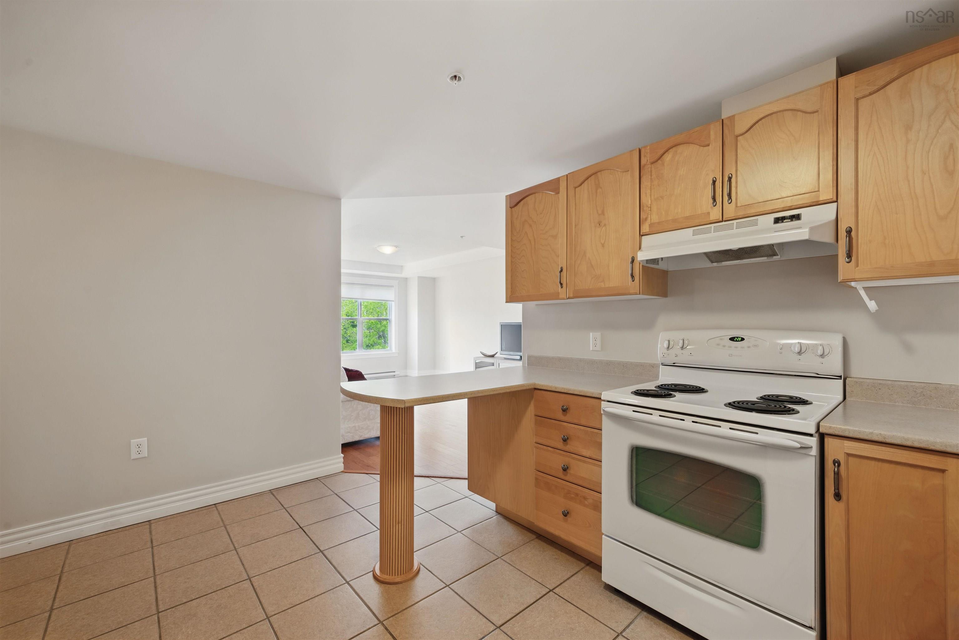 $350,000.00: 305 476 Main Street, Mahone Bay