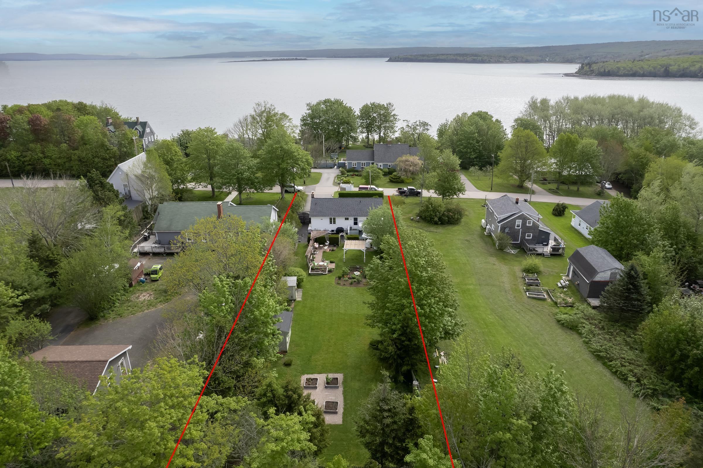 $375,000.00: 35 Montague Row, Digby