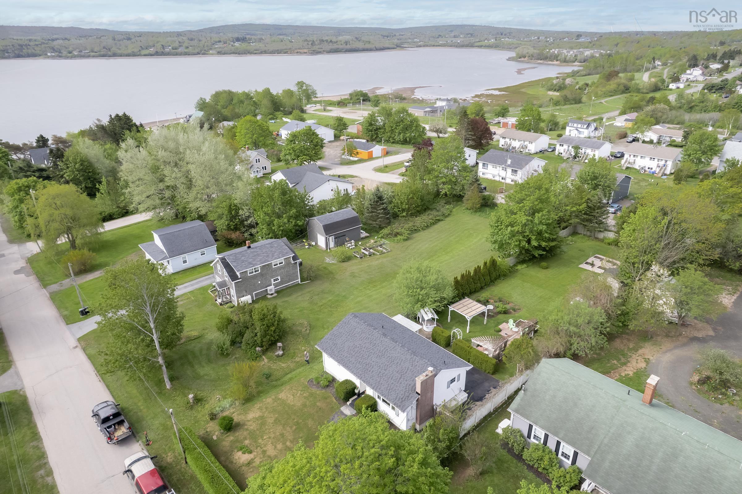 $375,000.00: 35 Montague Row, Digby