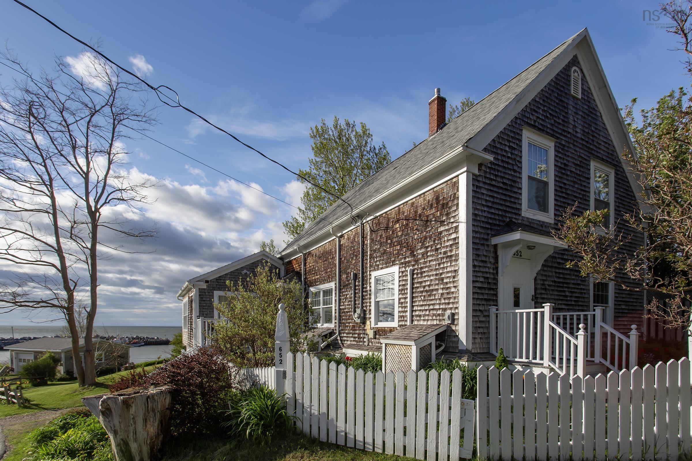 $529,000.00: 652 Port Lorne Road, Port Lorne