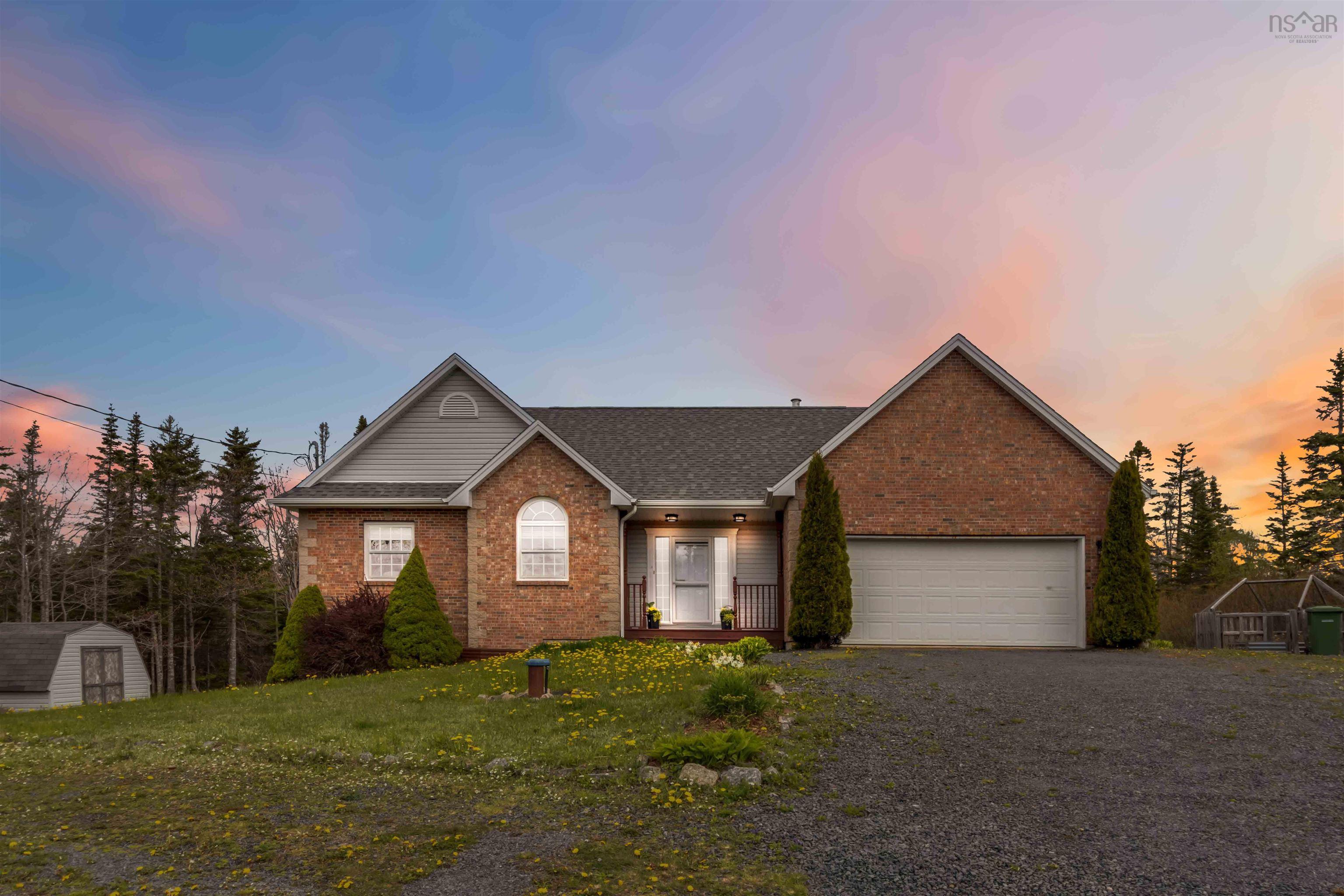 $799,900.00: 222 Whitehead Road, Harrietsfield
