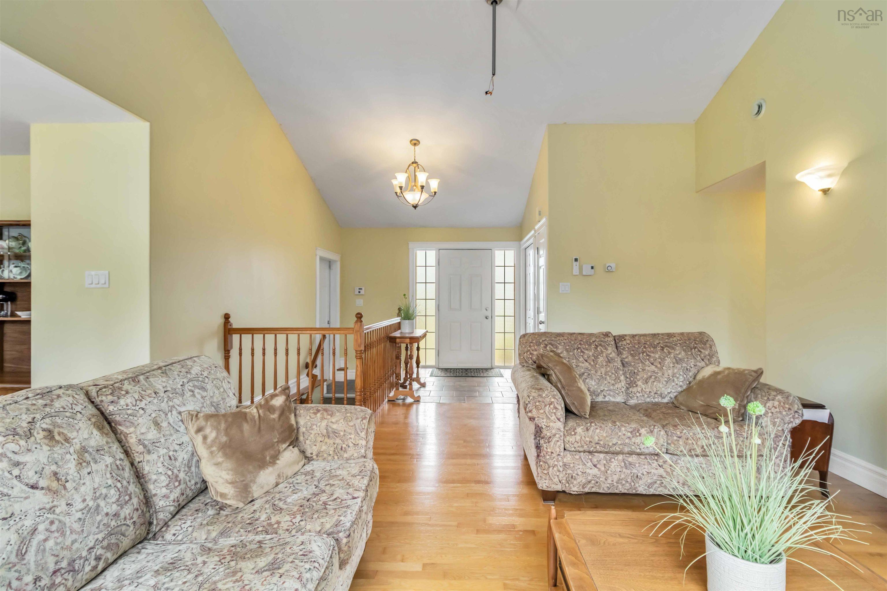 $799,900.00: 222 Whitehead Road, Harrietsfield