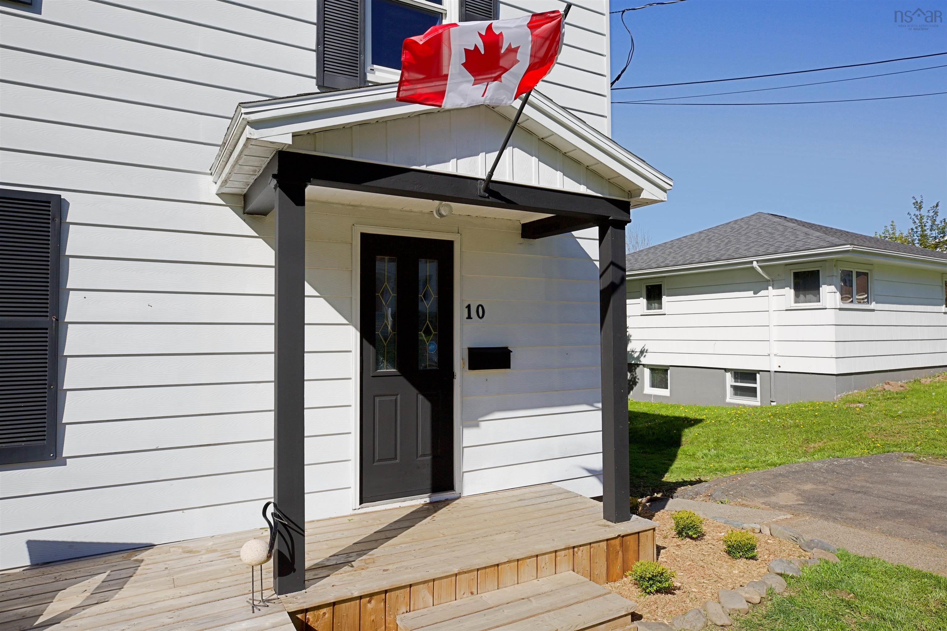 $519,000.00: 10 Kissing Bridge Road, Lunenburg