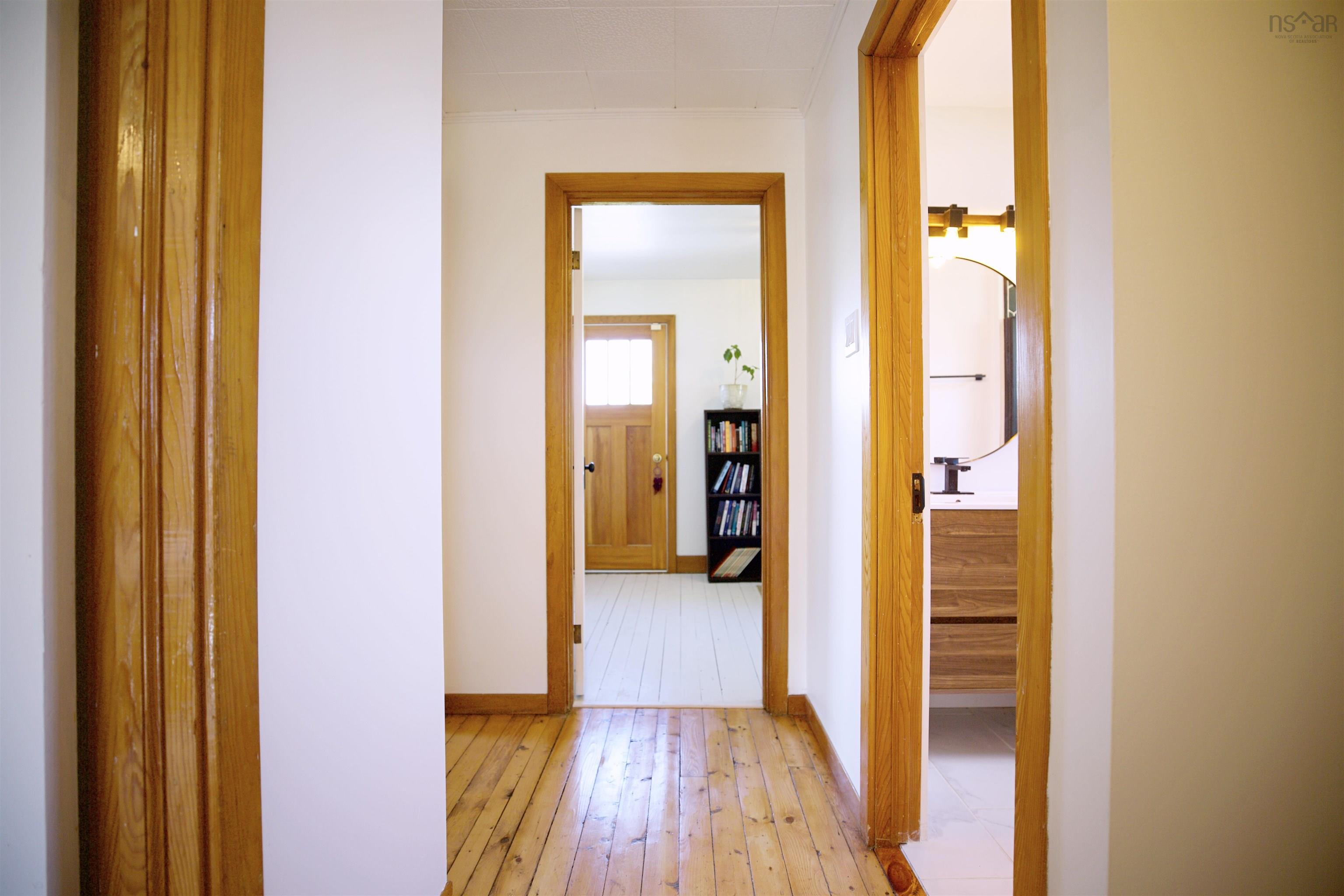 $519,000.00: 10 Kissing Bridge Road, Lunenburg