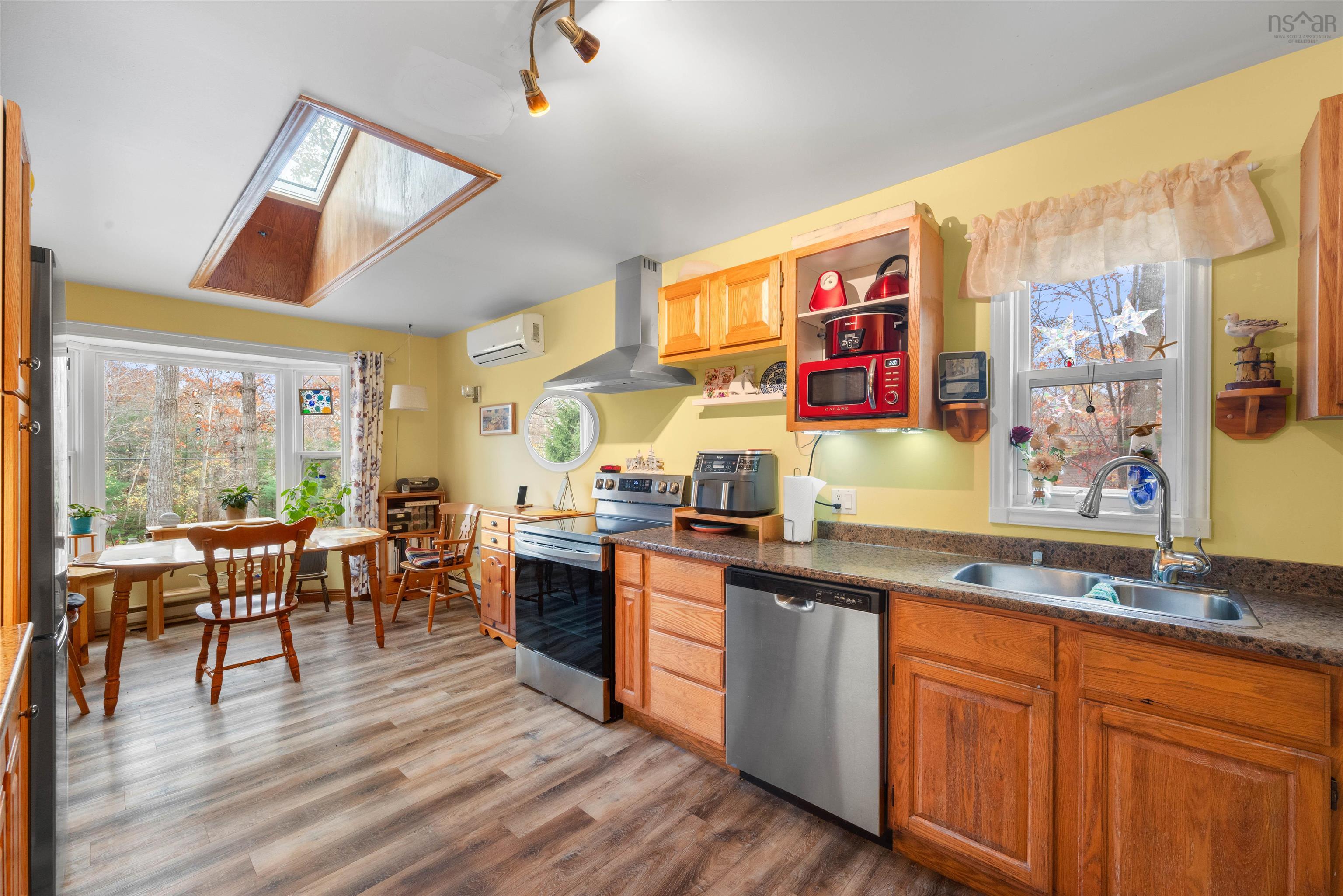$675,000.00: 135 Third Avenue, Lakeview