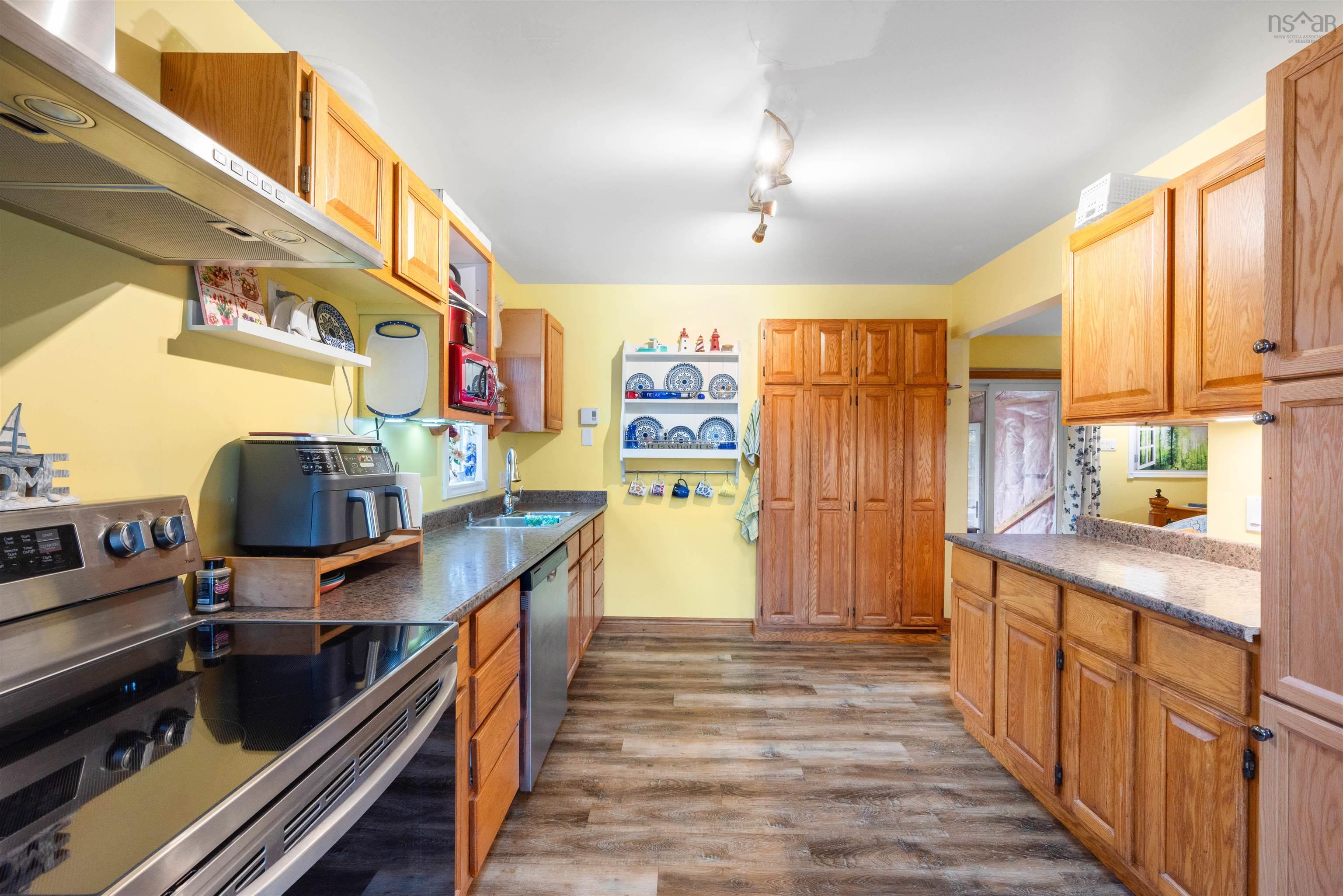 $675,000.00: 135 Third Avenue, Lakeview