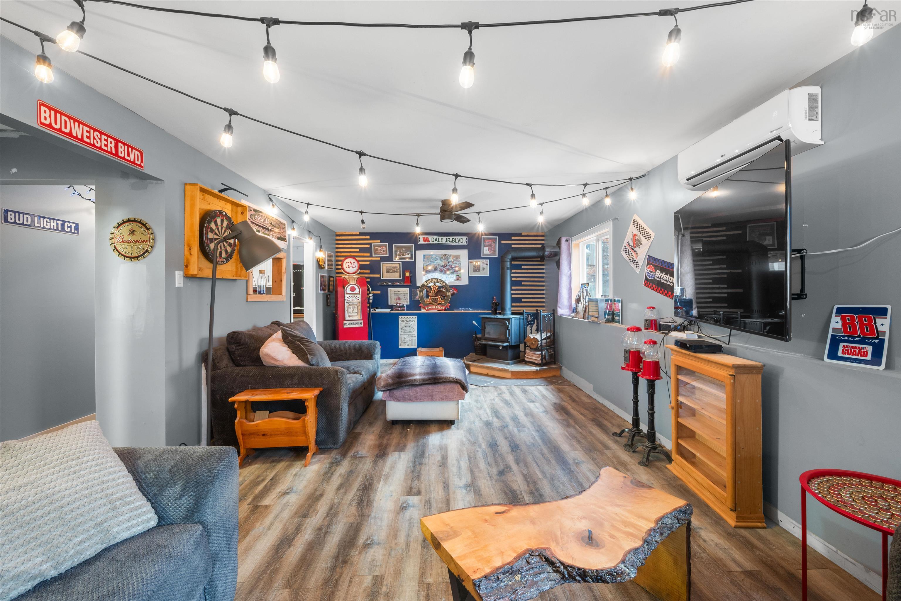 $675,000.00: 135 Third Avenue, Lakeview