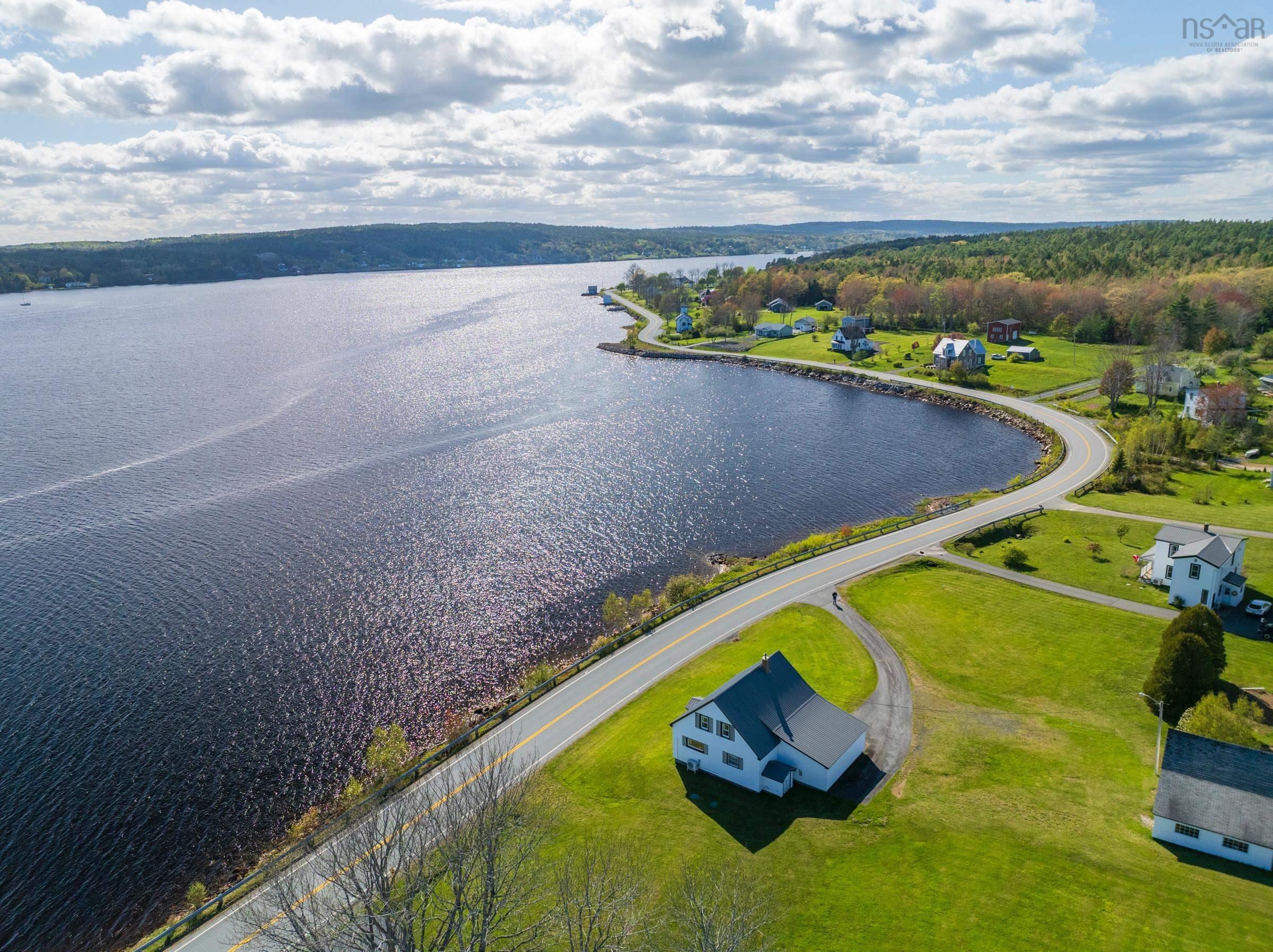 $490,000.00: 5260 332 Highway, Middle Lahave