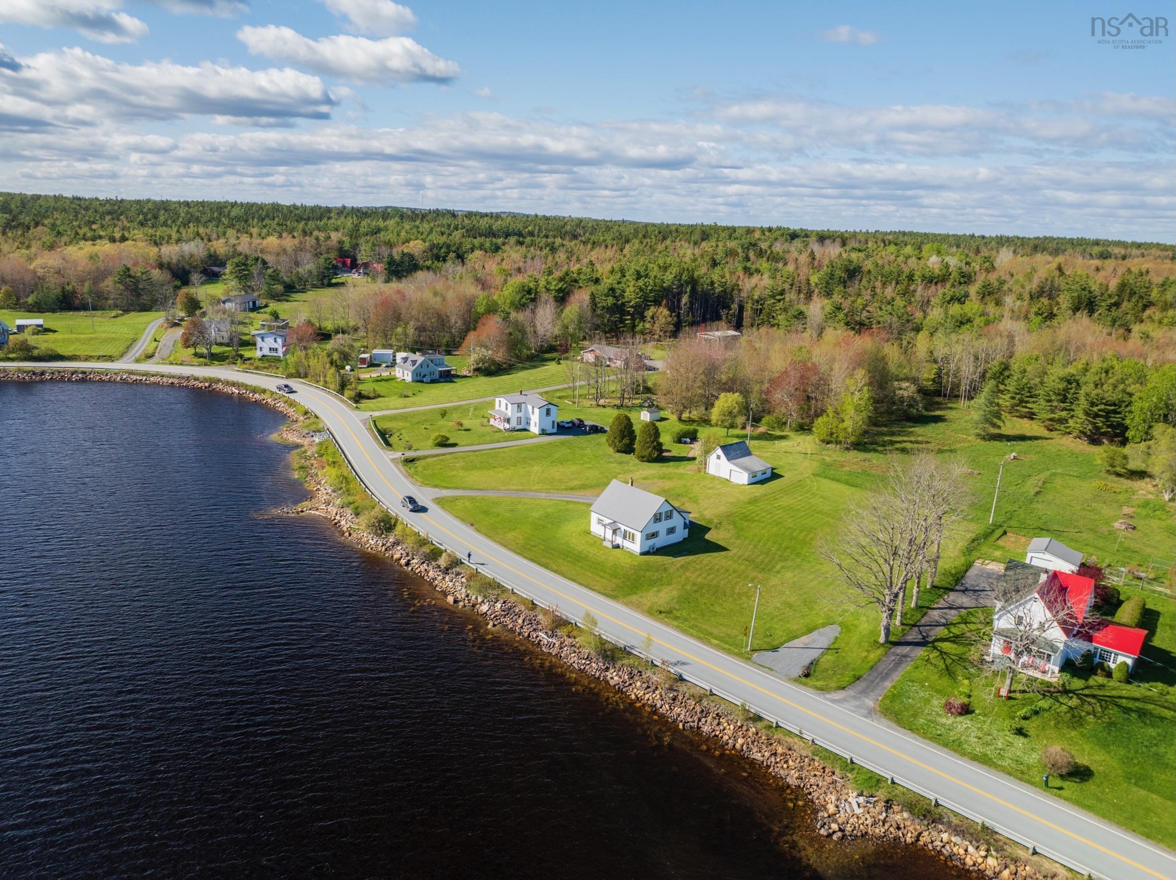 $490,000.00: 5260 332 Highway, Middle Lahave