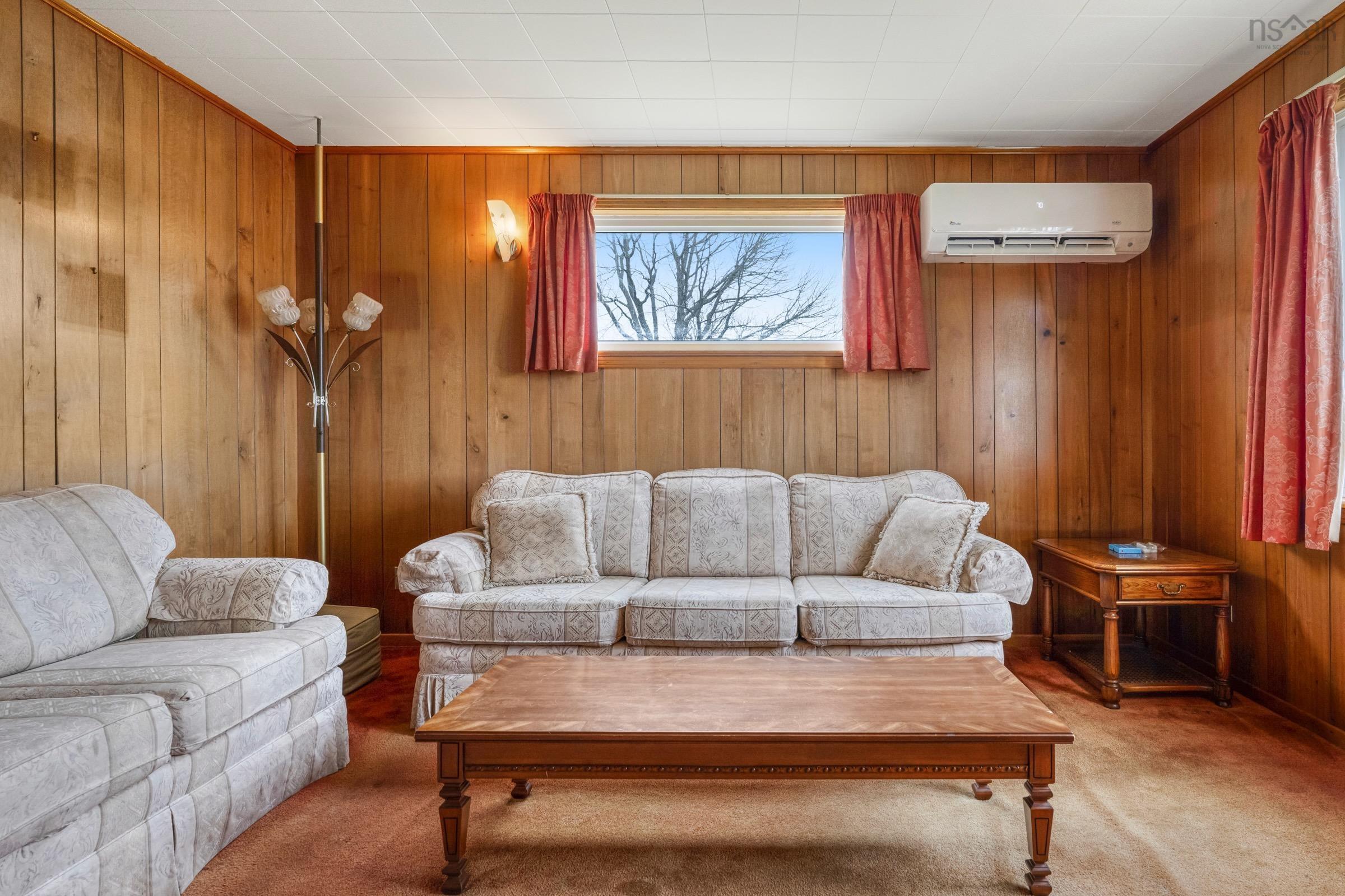$490,000.00: 5260 332 Highway, Middle Lahave