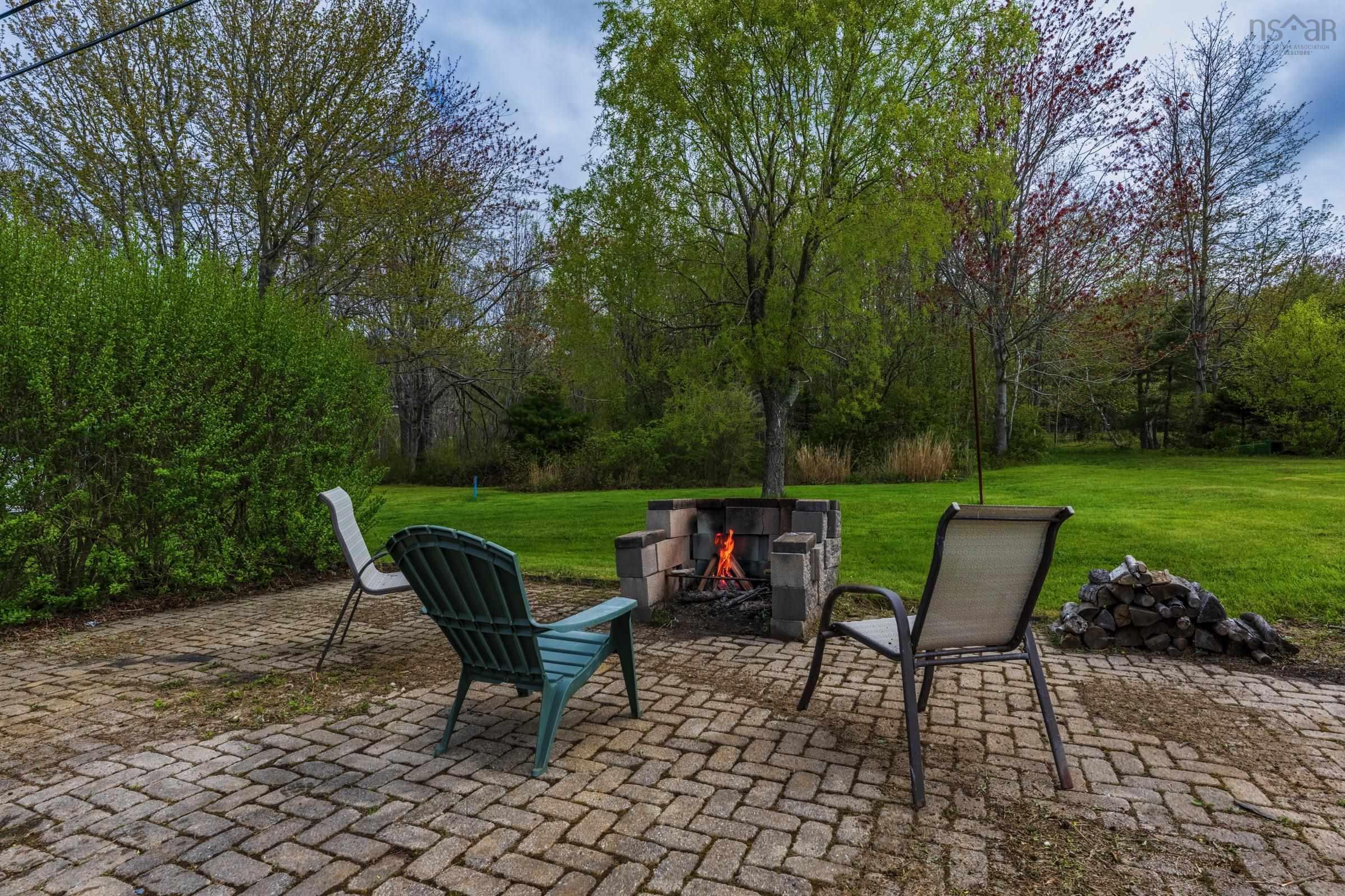 $490,000.00: 5260 332 Highway, Middle Lahave