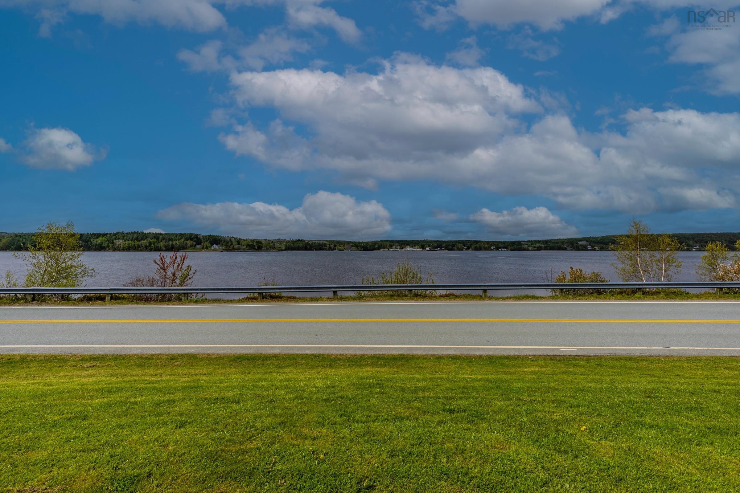 $490,000.00: 5260 332 Highway, Middle Lahave