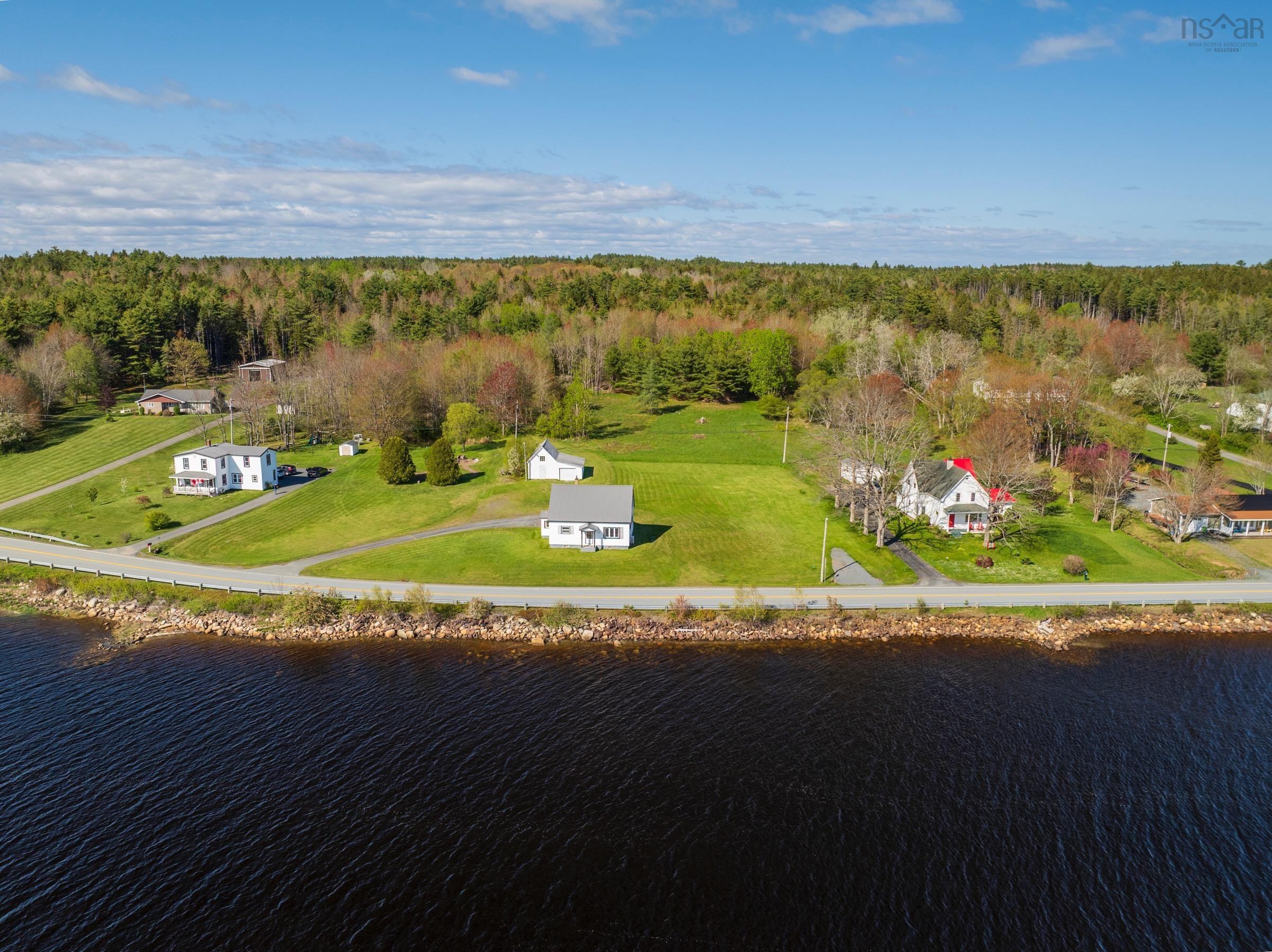 $490,000.00: 5260 332 Highway, Middle Lahave
