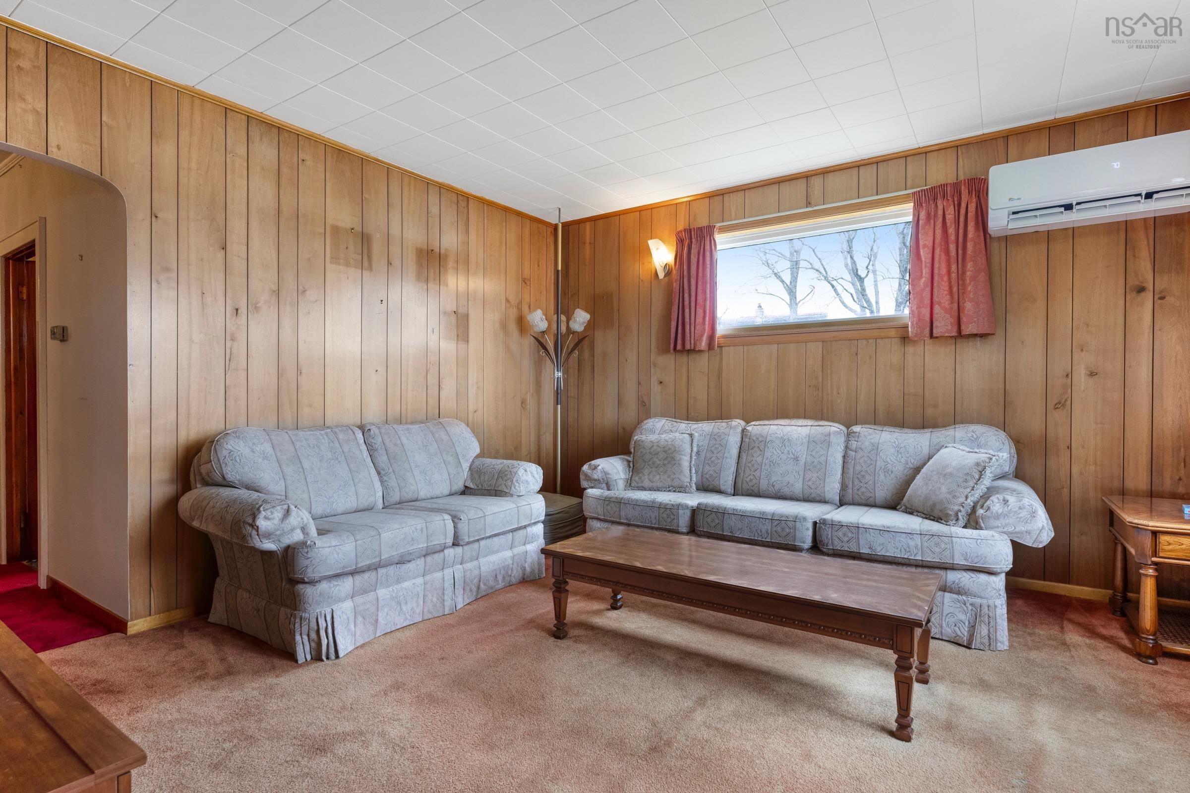 $490,000.00: 5260 332 Highway, Middle Lahave