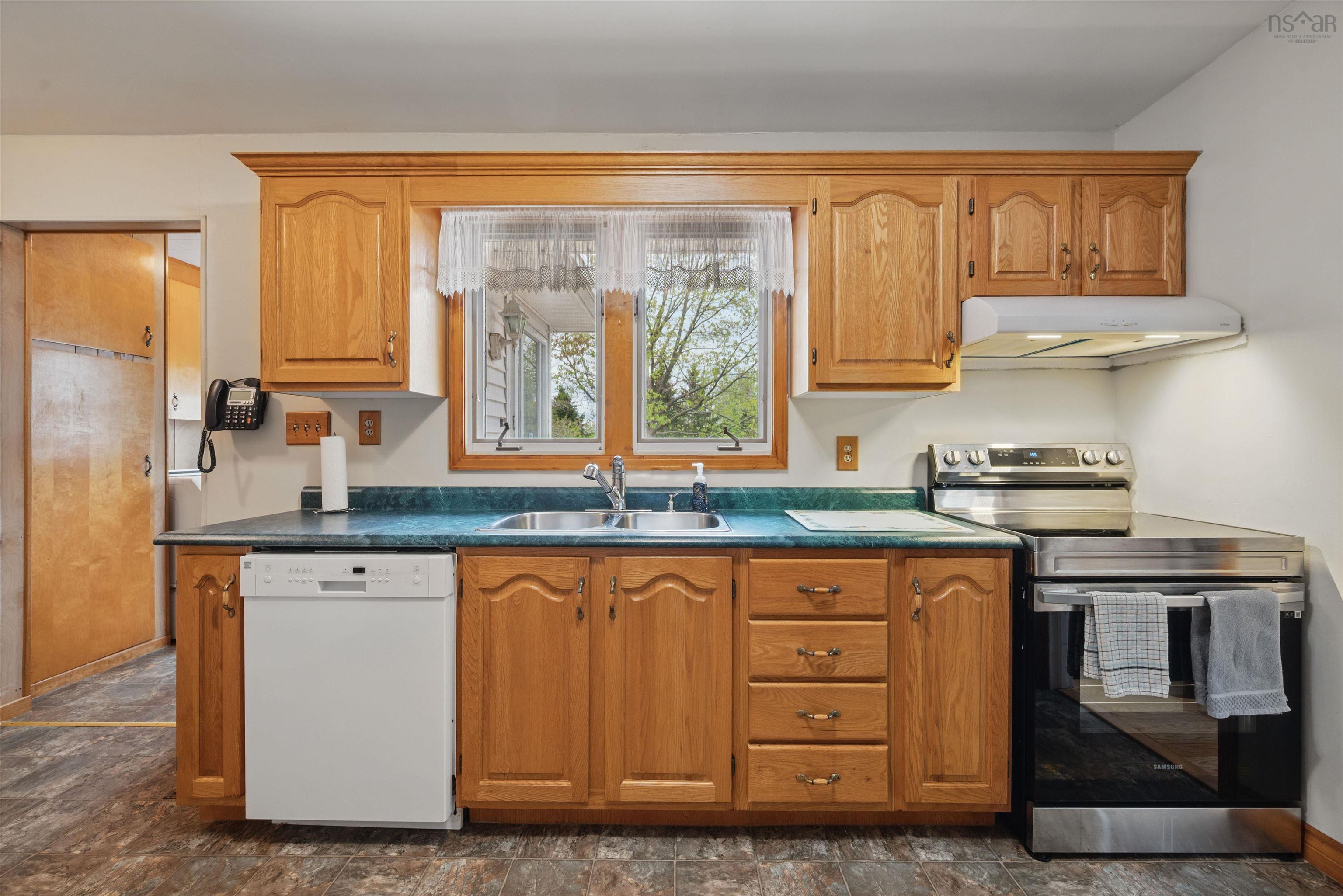 $459,900.00: 158 Town Road, Falmouth