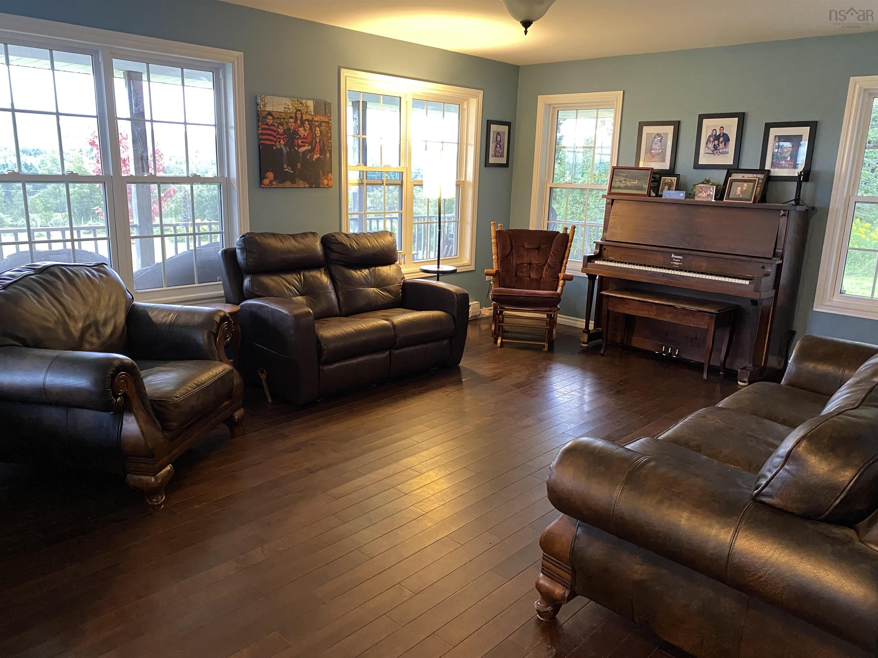$597,500.00: 3538 Highway 252, Brook Village