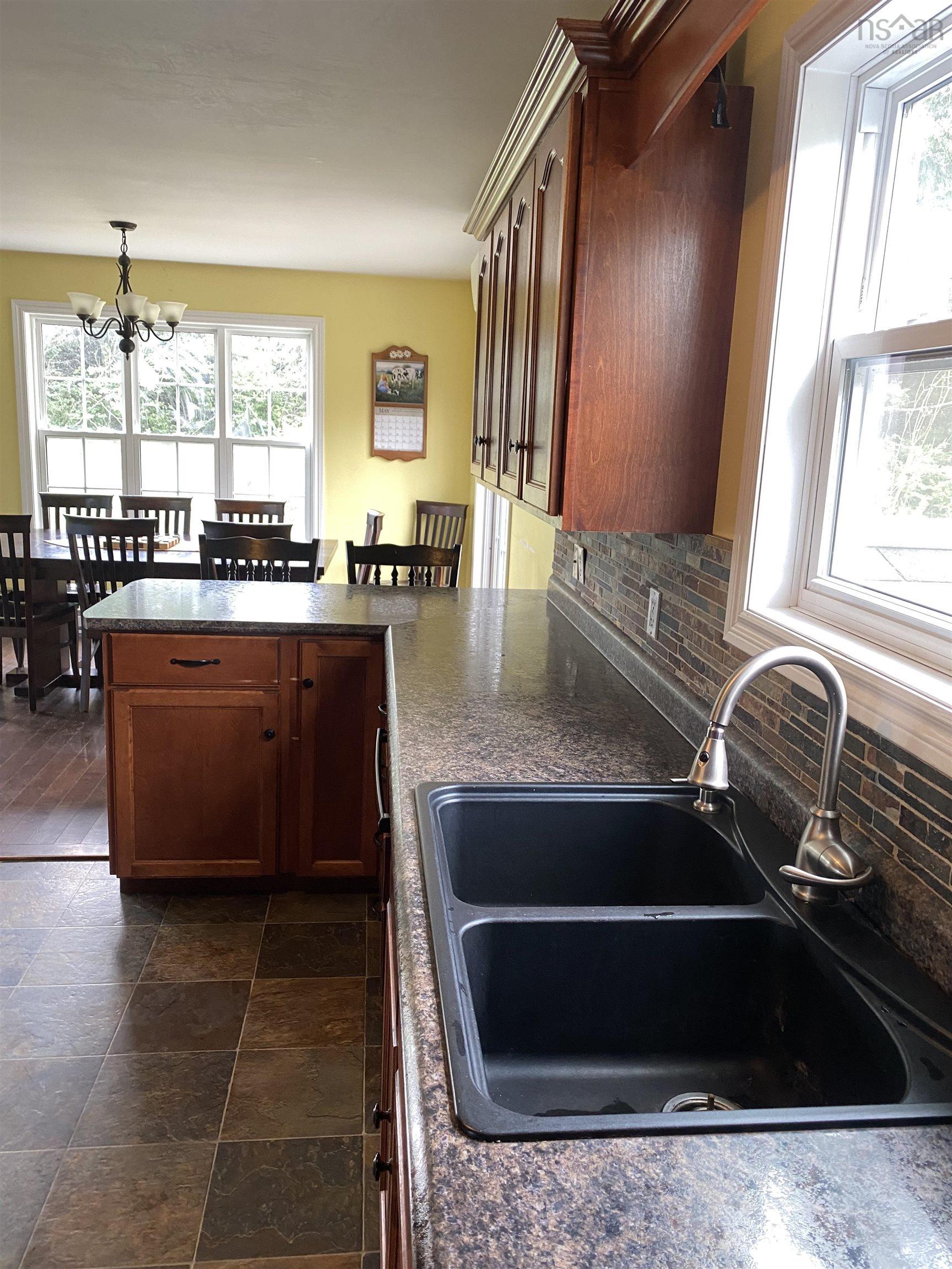 $597,500.00: 3538 Highway 252, Brook Village