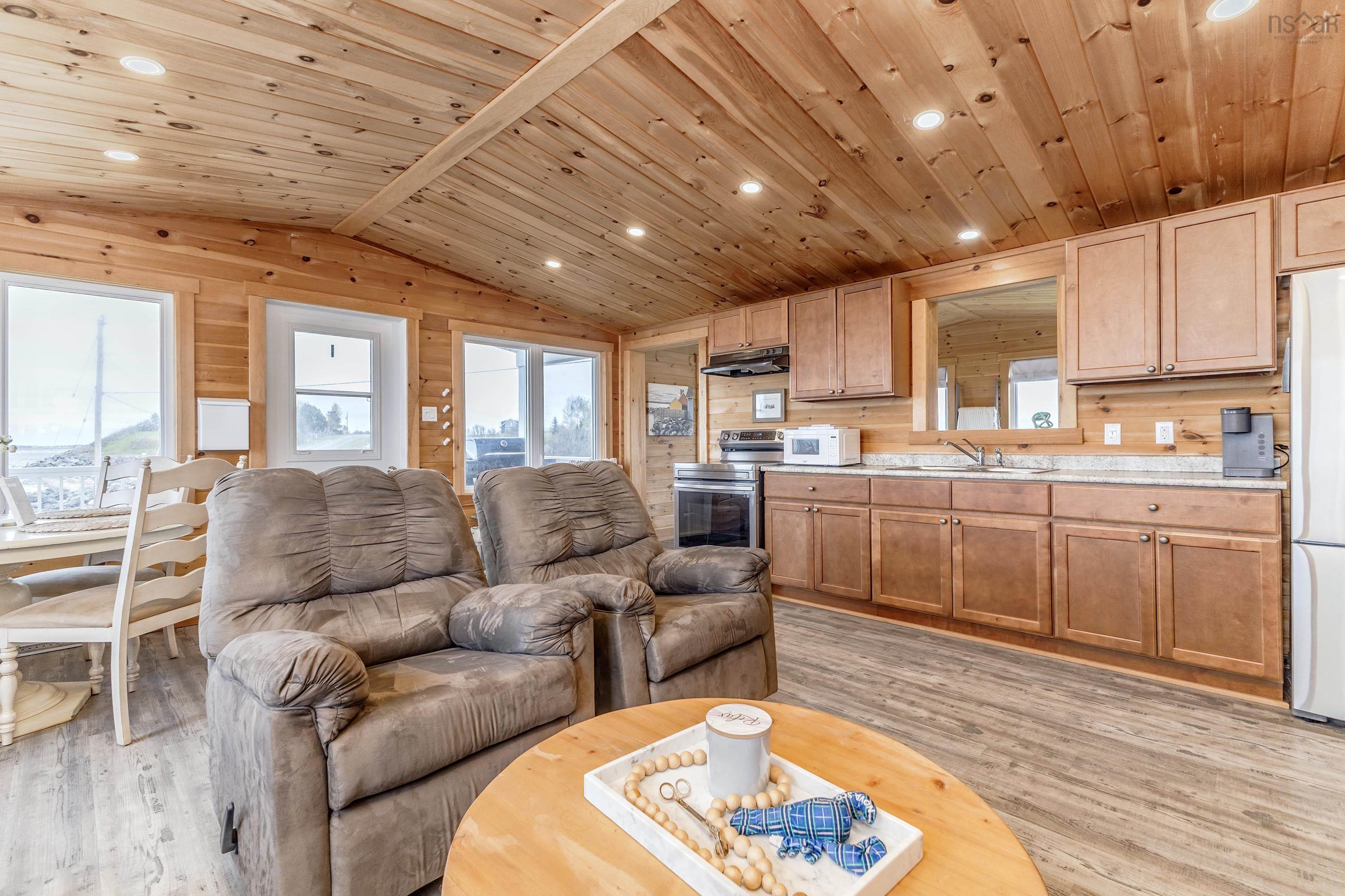 $364,000.00: 565 Caribou Island Road, Caribou Island