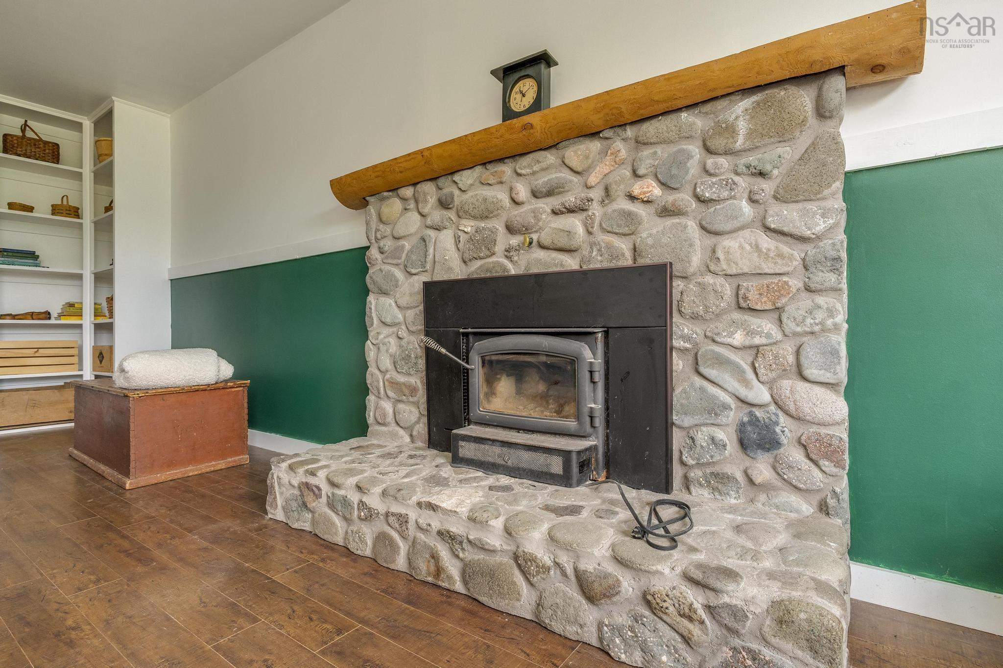 $625,000.00: 3404 Brow of Mountain Road, West Black Rock