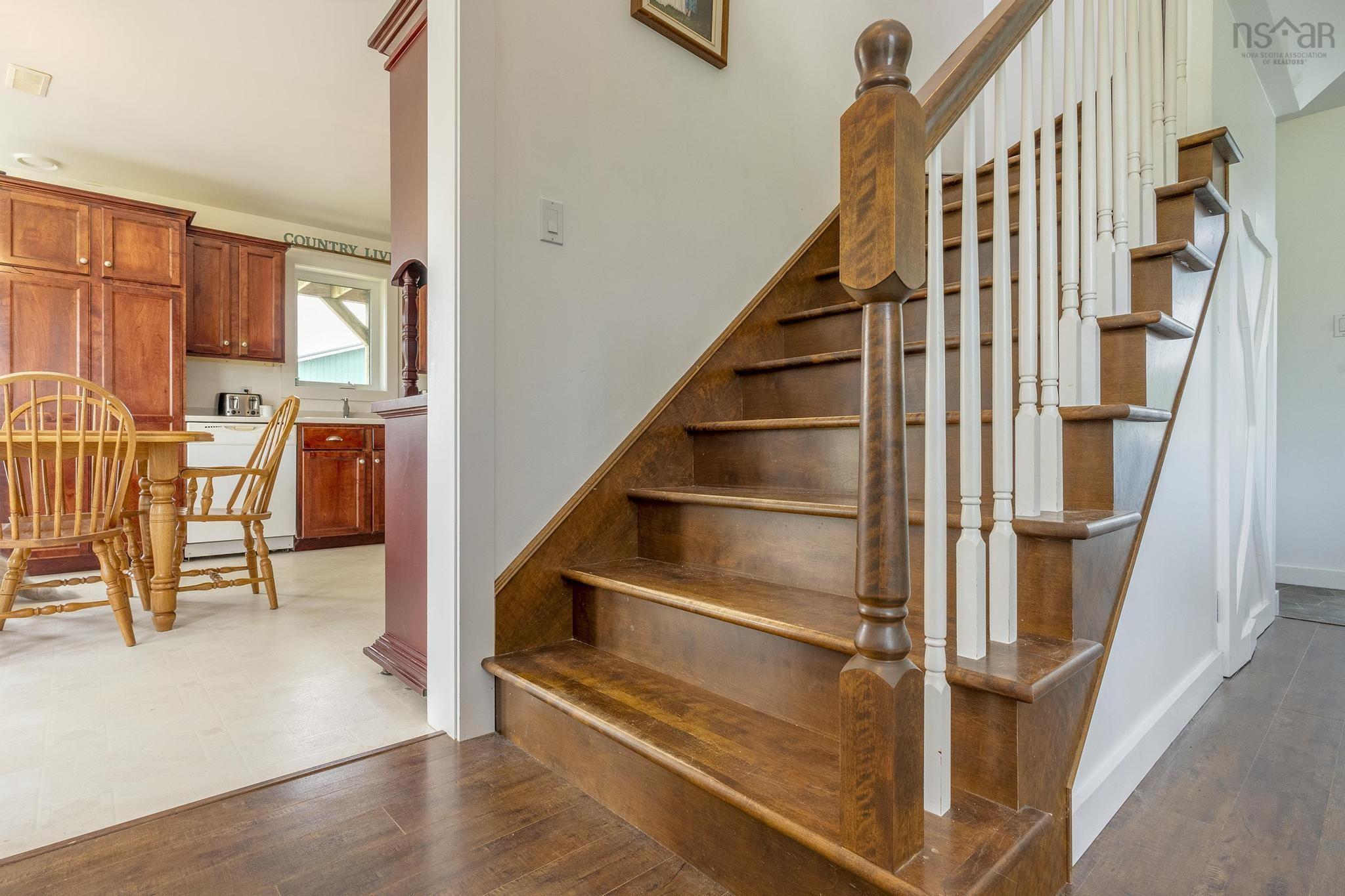 $625,000.00: 3404 Brow of Mountain Road, West Black Rock