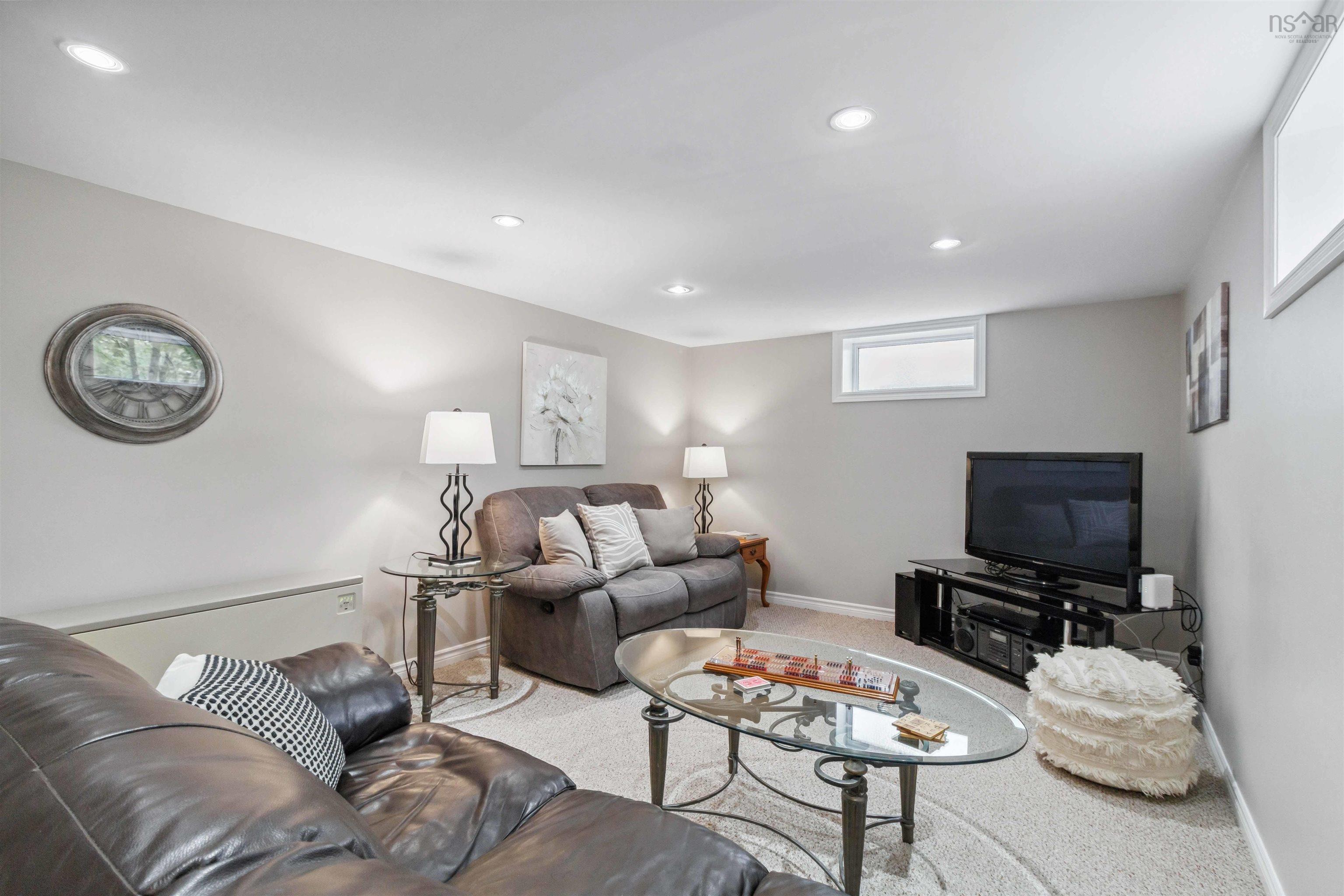 $369,900.00: 21 Hayward Court, Truro