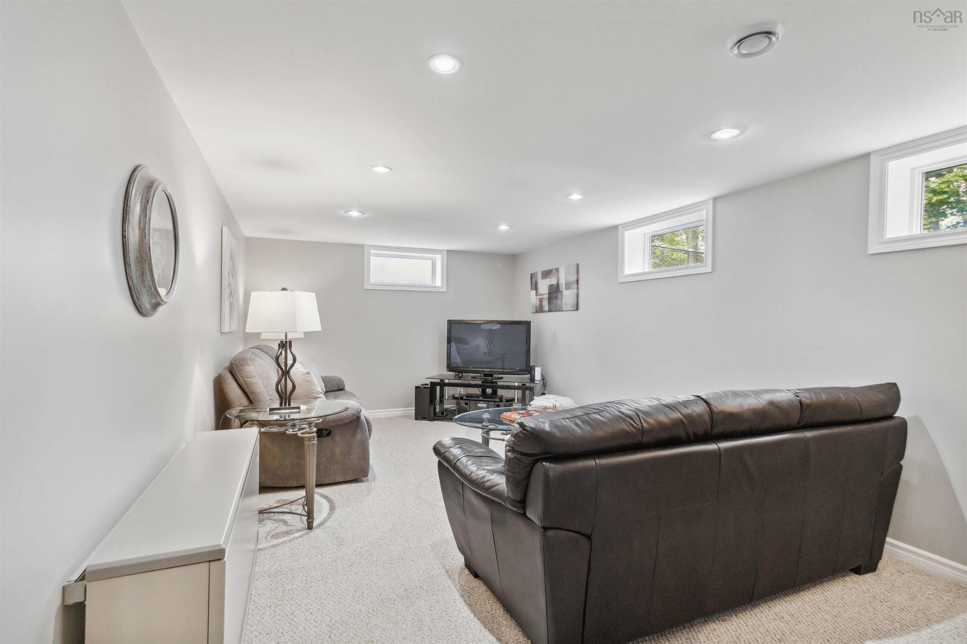 $369,900.00: 21 Hayward Court, Truro