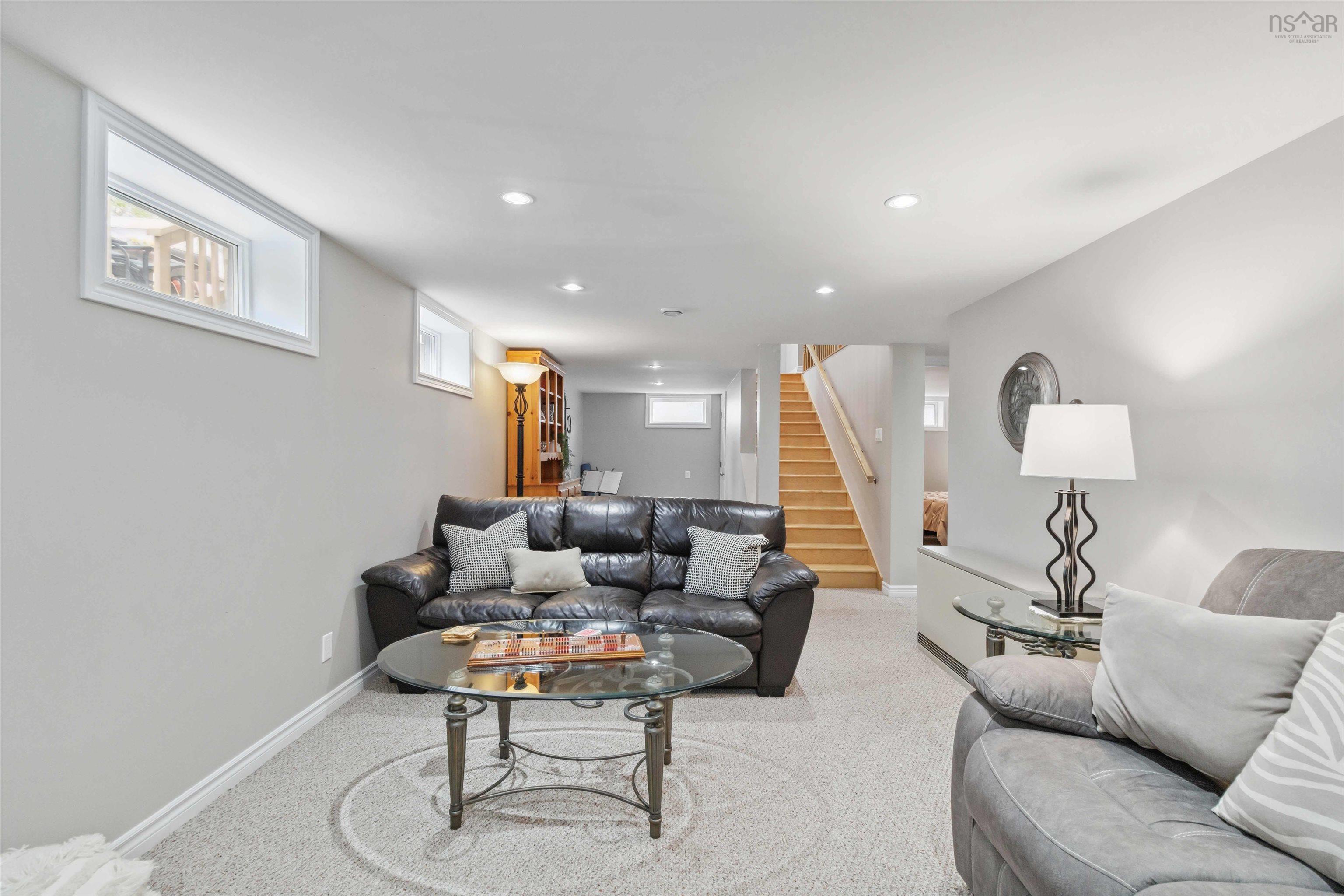 $369,900.00: 21 Hayward Court, Truro