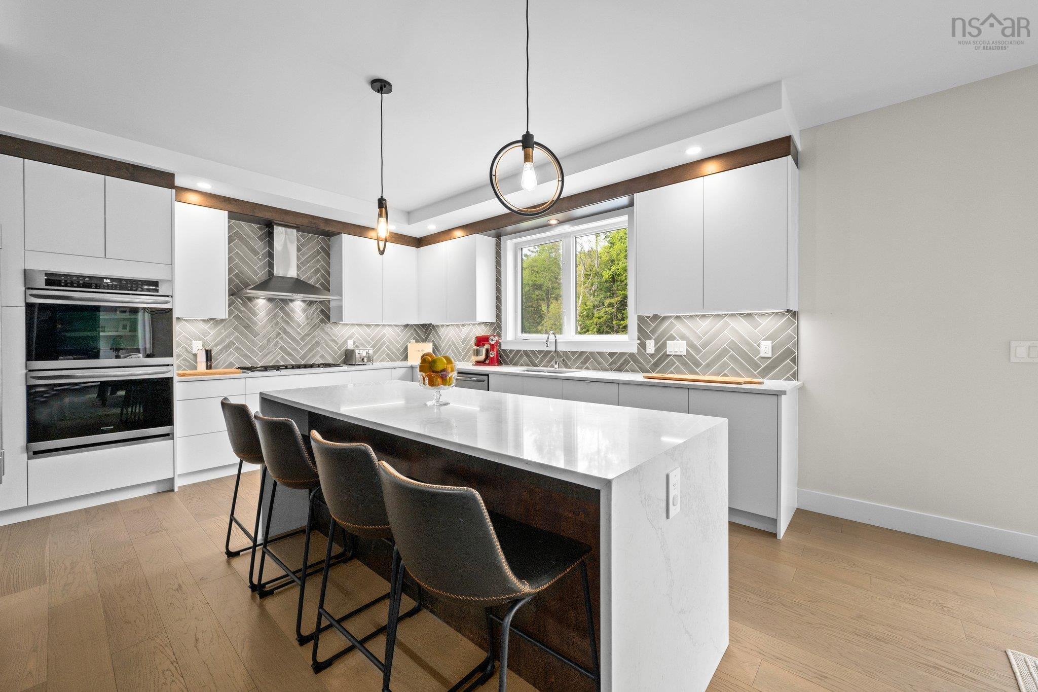 $1,780,000.00: 33 Cairnstone Lane, Bedford