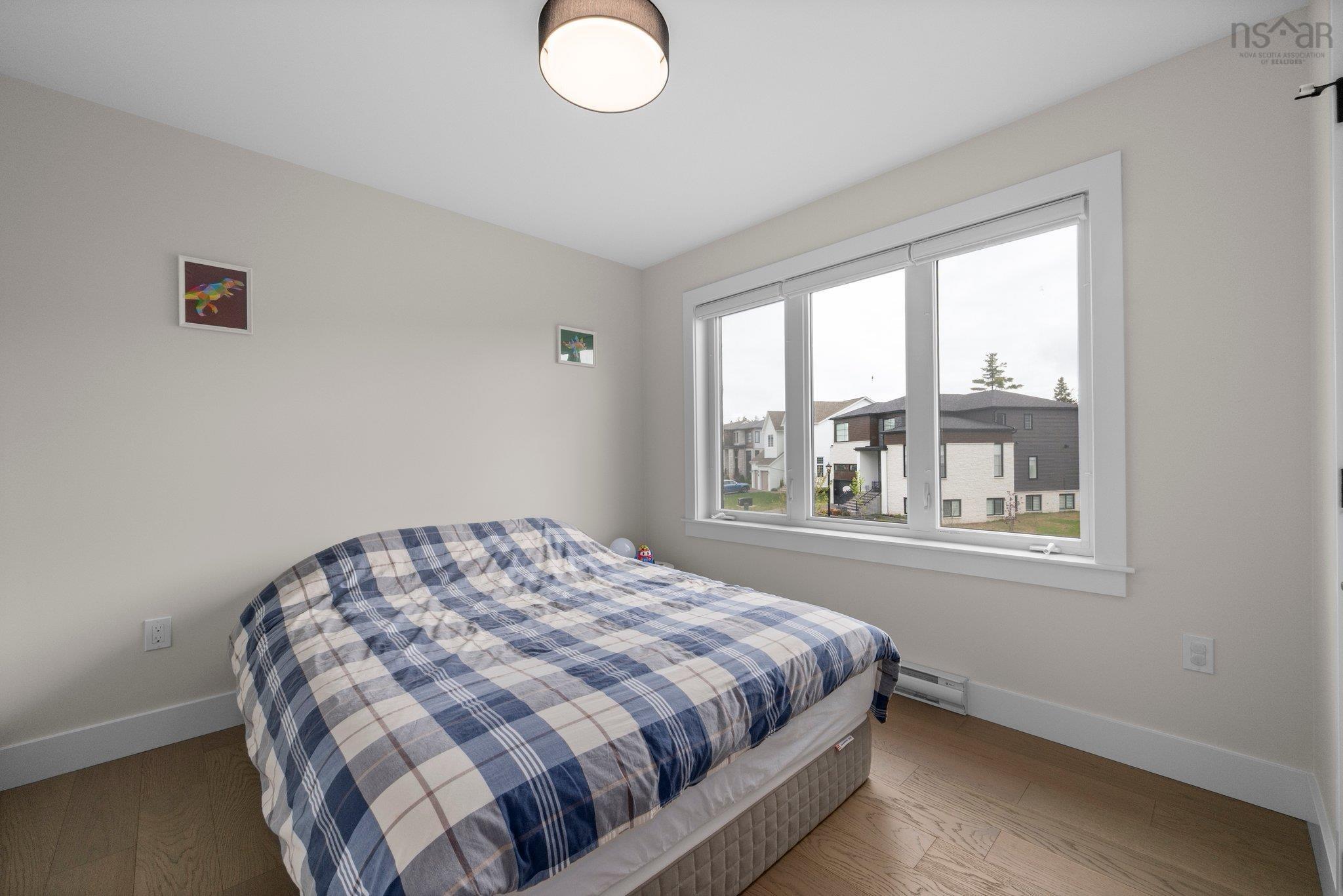 $1,780,000.00: 33 Cairnstone Lane, Bedford