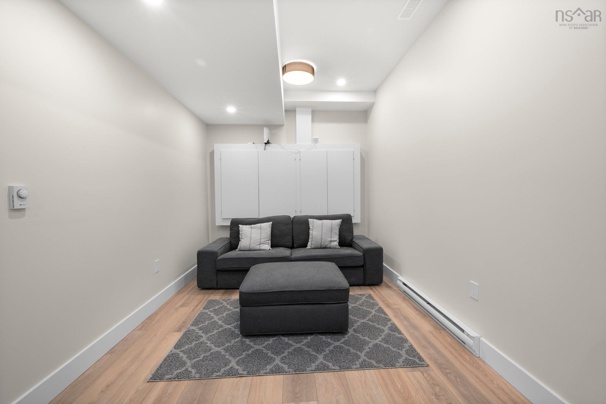 $1,780,000.00: 33 Cairnstone Lane, Bedford