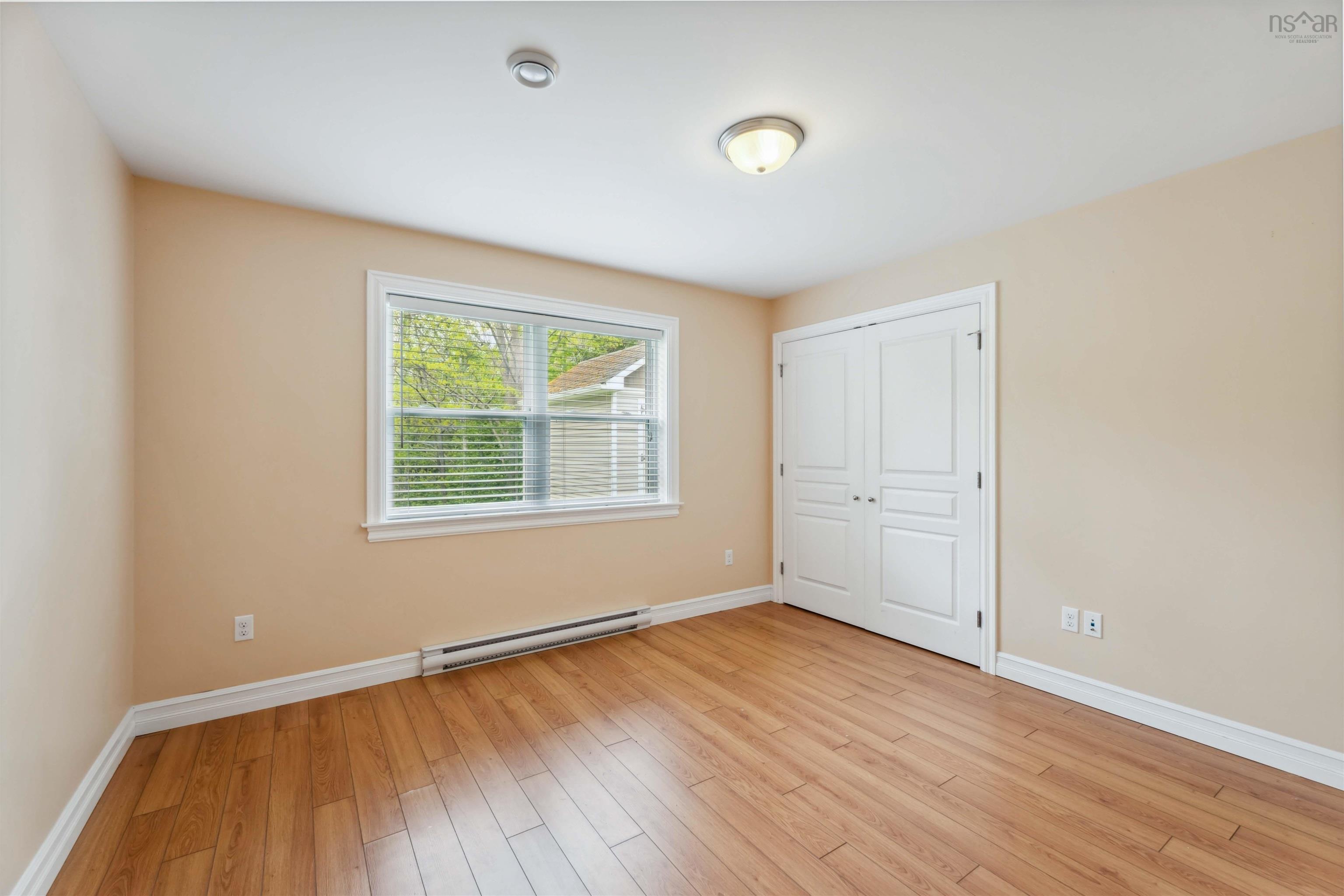 $348,888.00: 9654 Commercial Street, New Minas