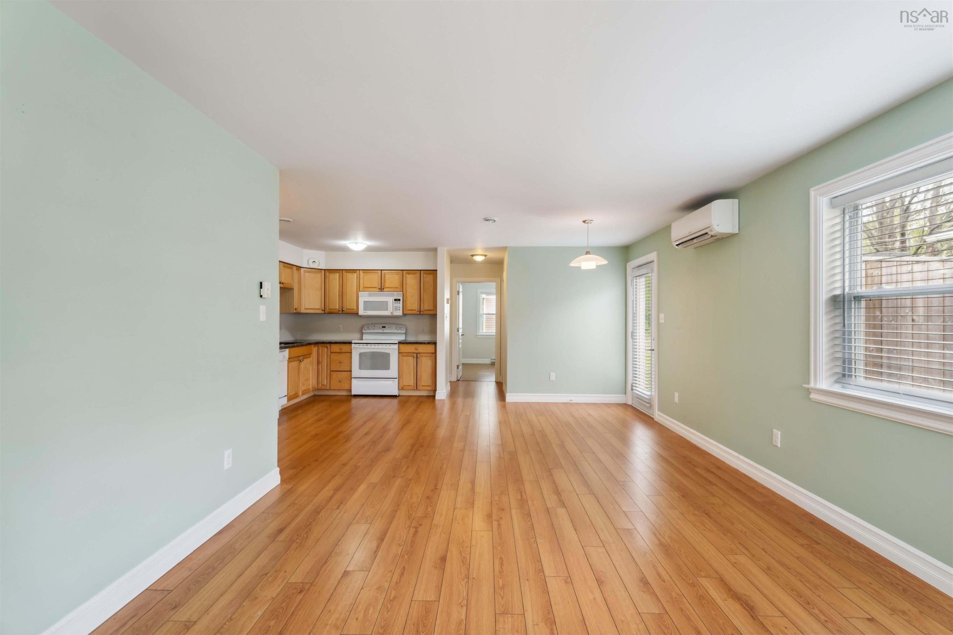 $348,888.00: 9654 Commercial Street, New Minas