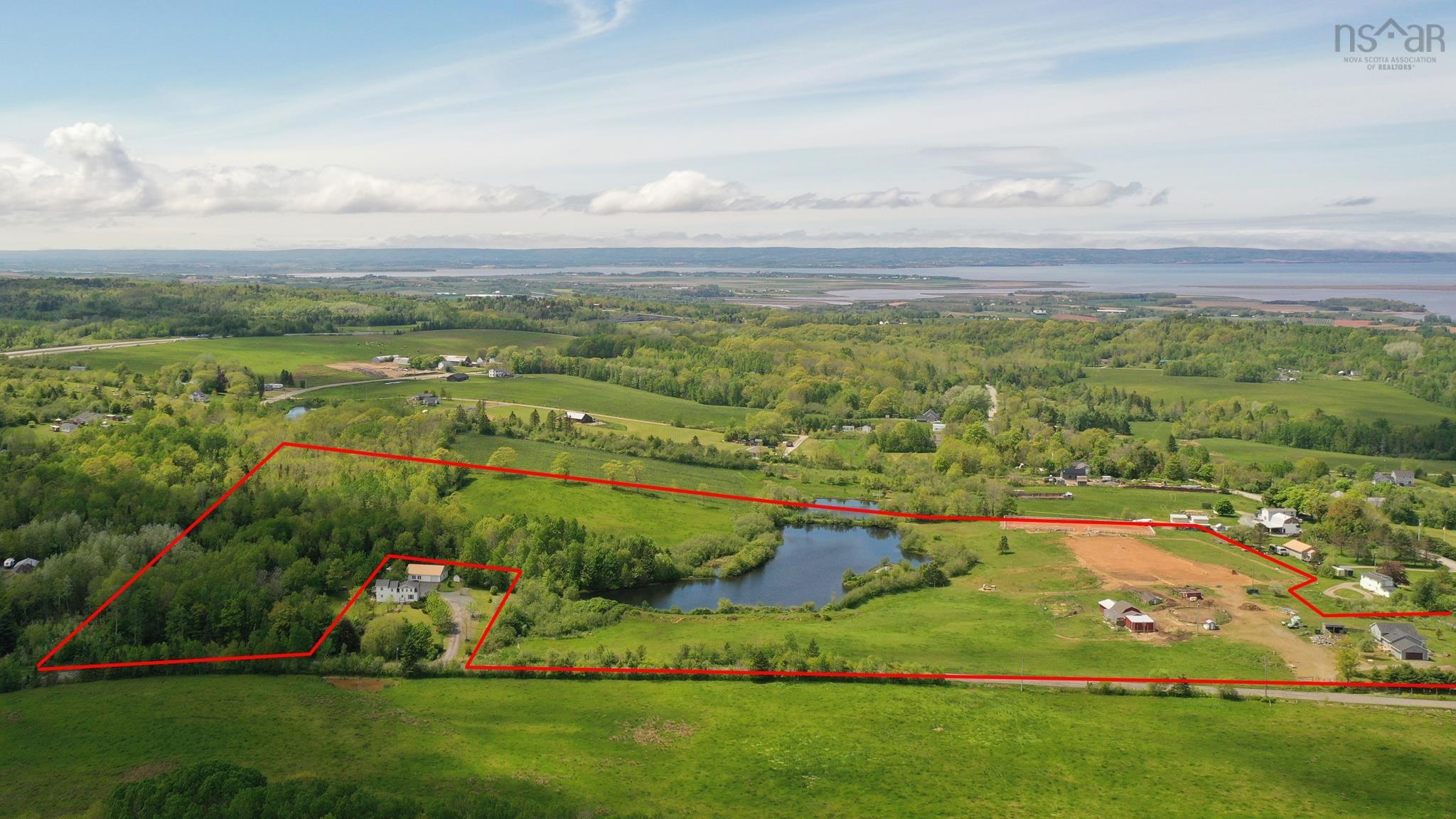 $1,080,000.00: 89 Basinview Road, Lockhartville