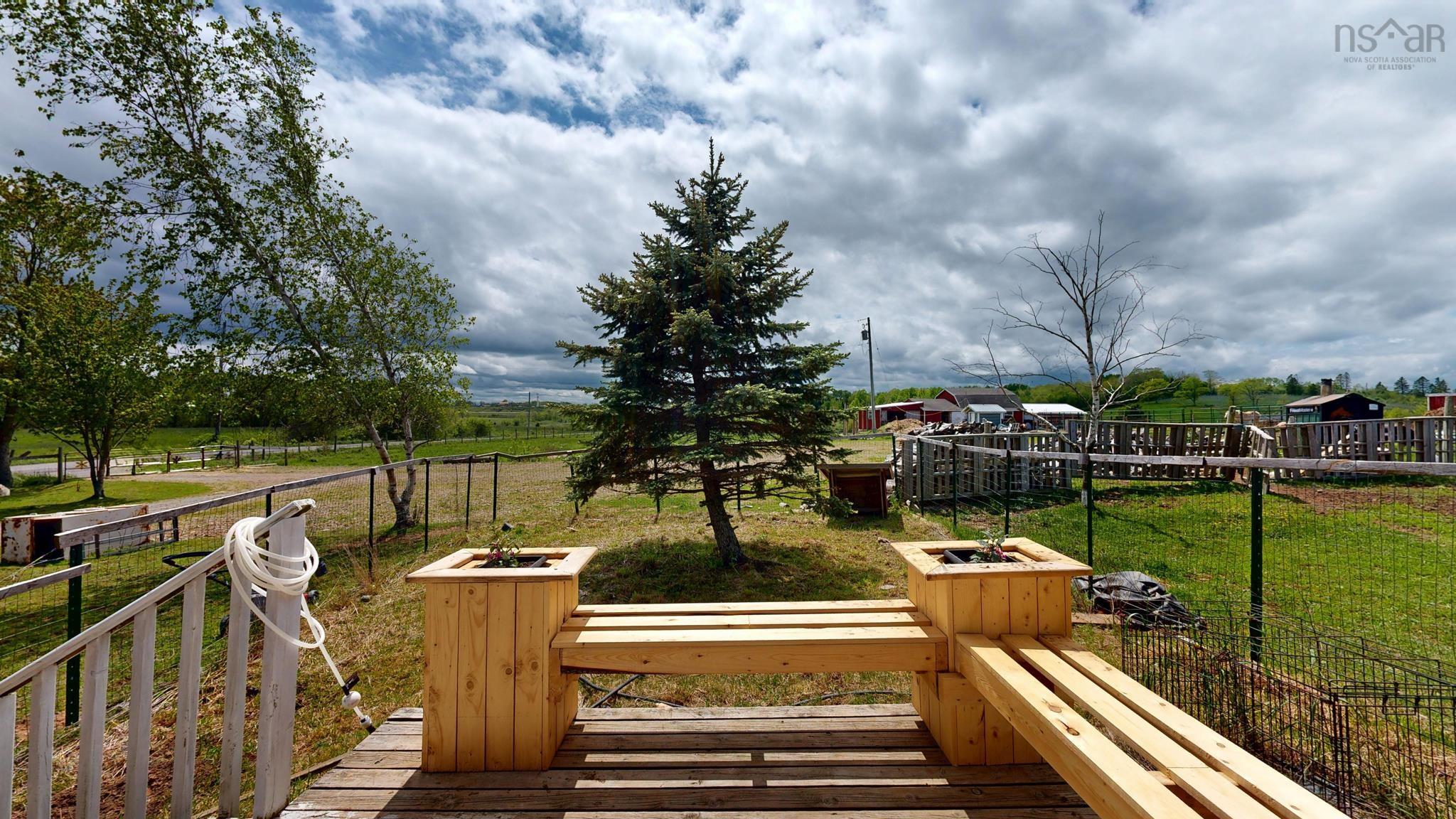 $1,080,000.00: 89 Basinview Road, Lockhartville