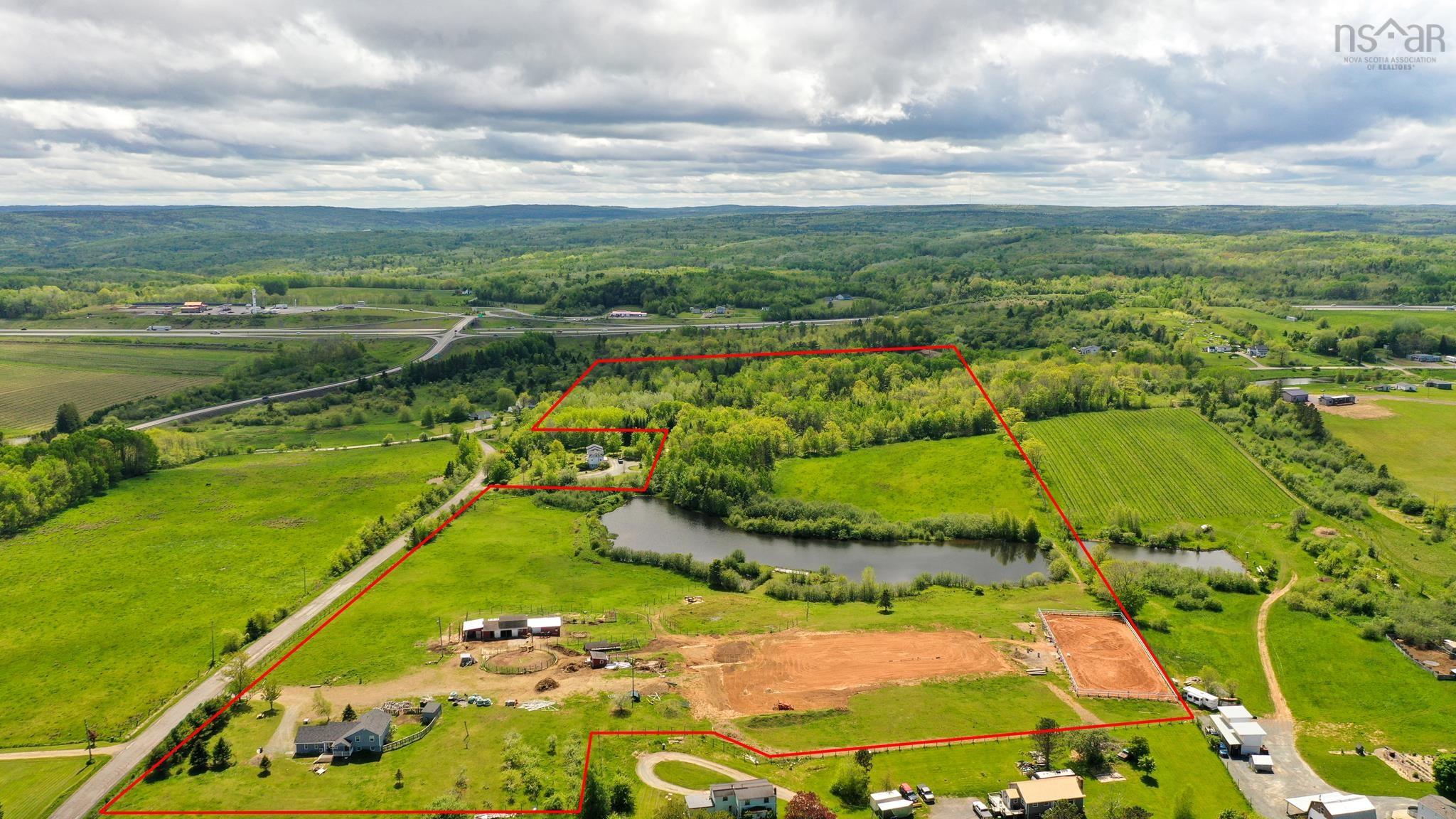 $1,080,000.00: 89 Basinview Road, Lockhartville