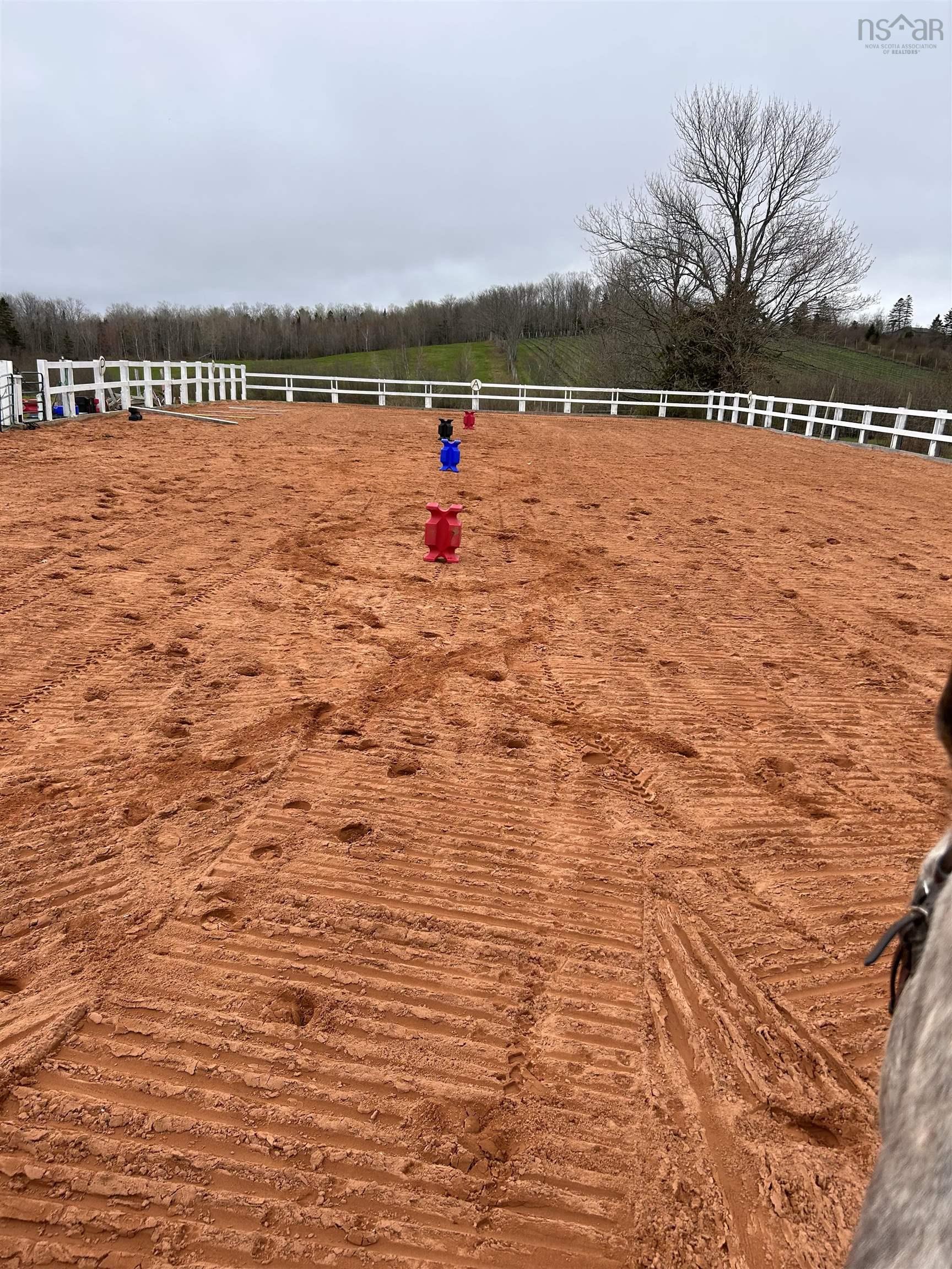 $1,080,000.00: 89 Basinview Road, Lockhartville