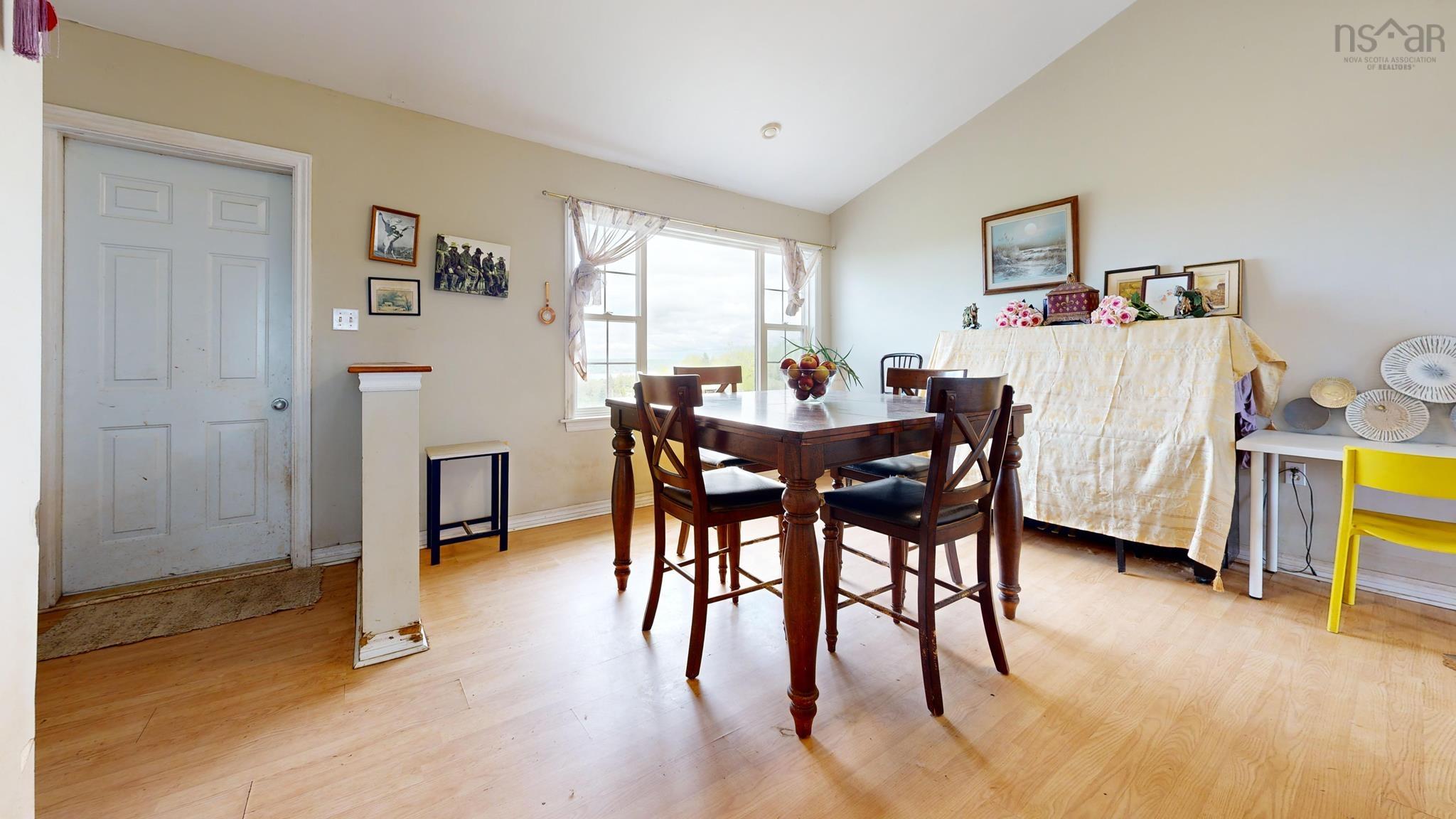 $1,080,000.00: 89 Basinview Road, Lockhartville