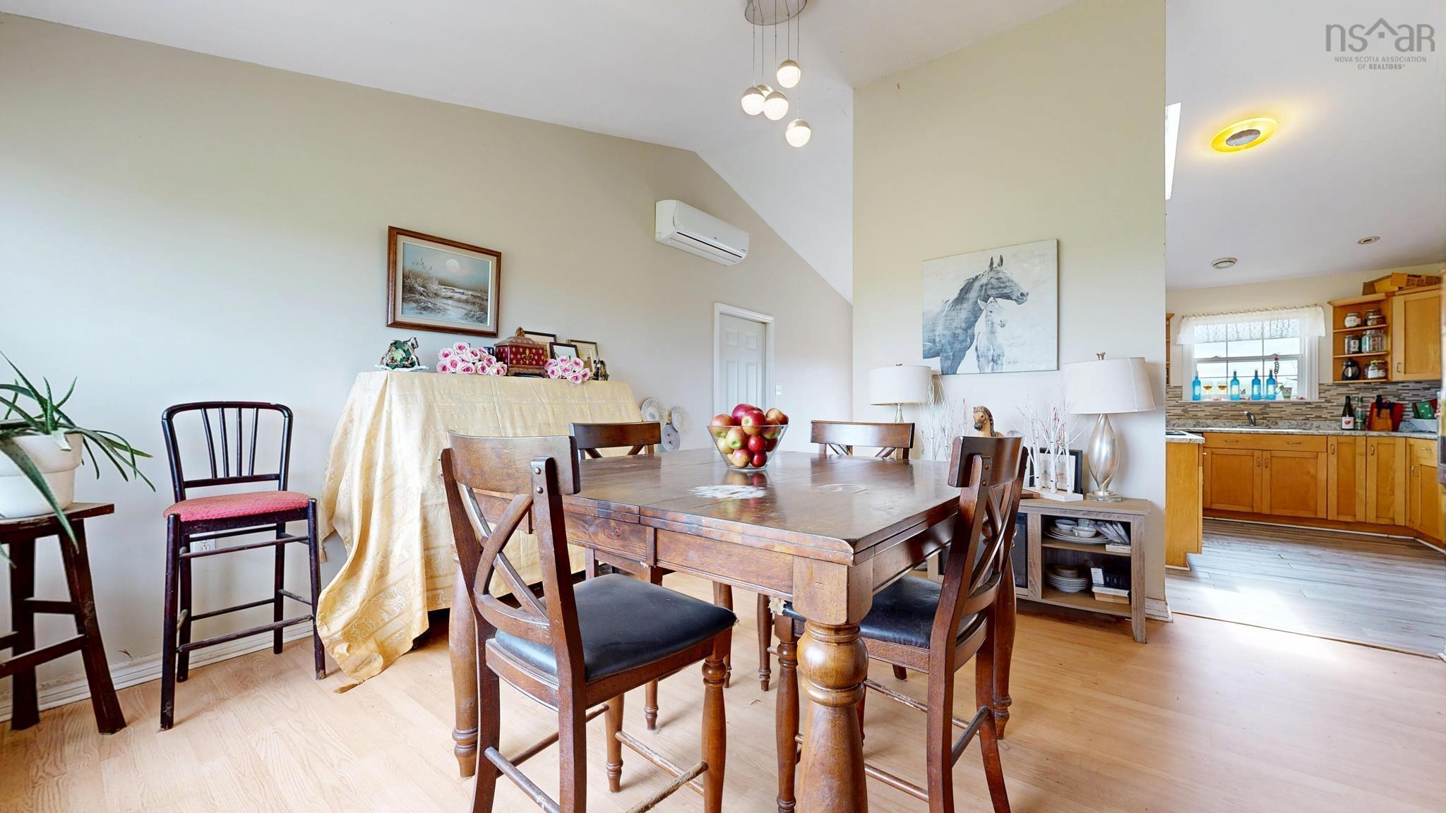 $1,080,000.00: 89 Basinview Road, Lockhartville