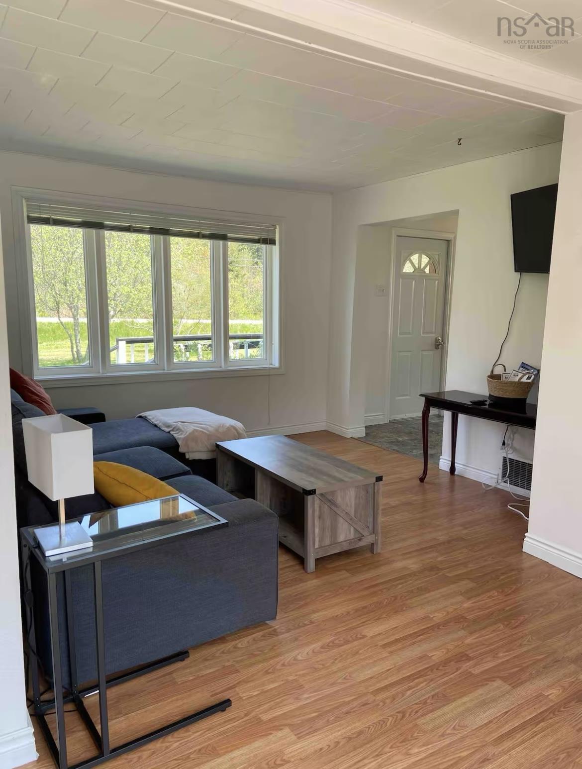 $194,900.00: 16547 316 Highway, Country Harbour